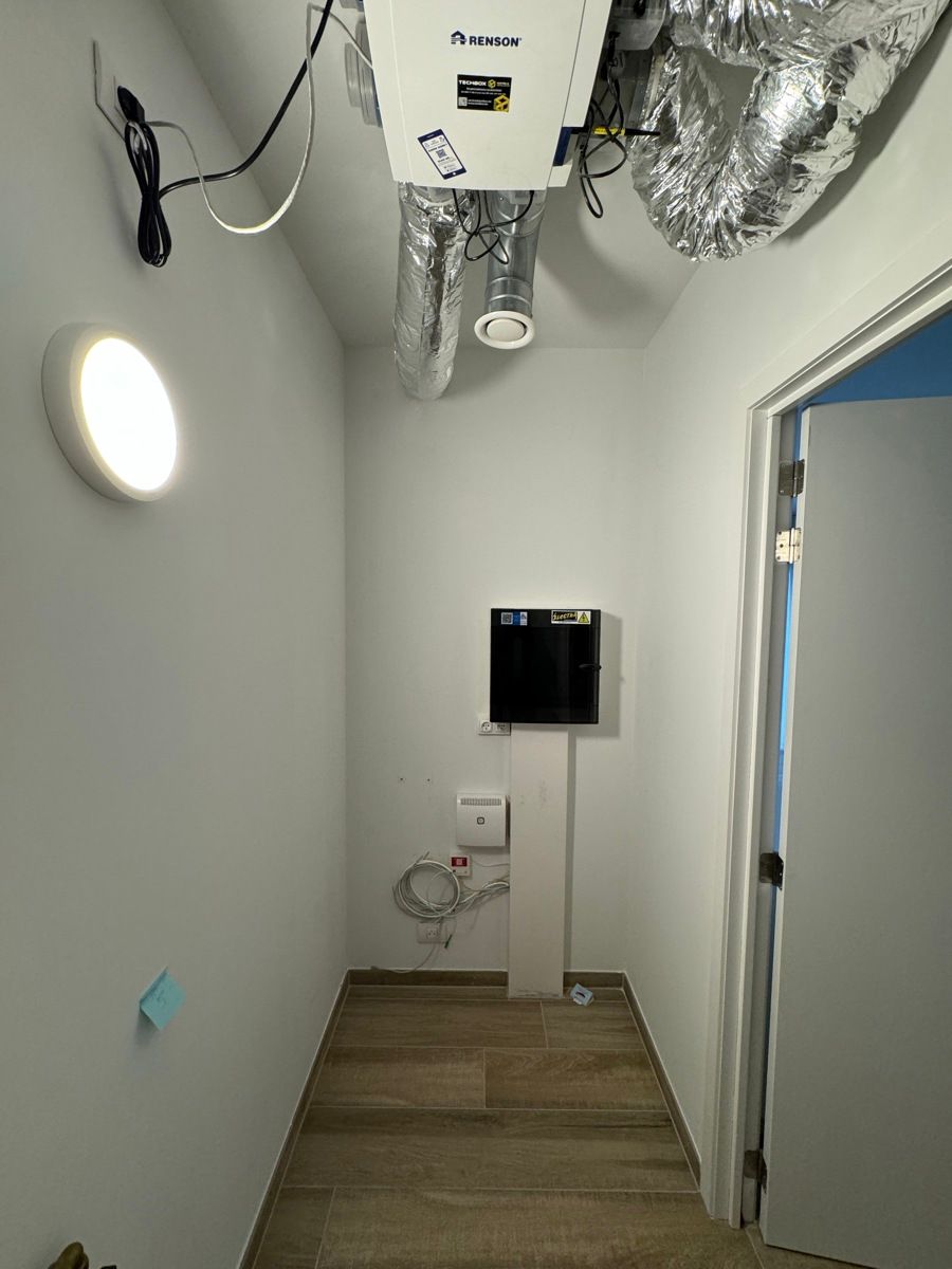 Service flat gelegen in centrum Halle foto 8