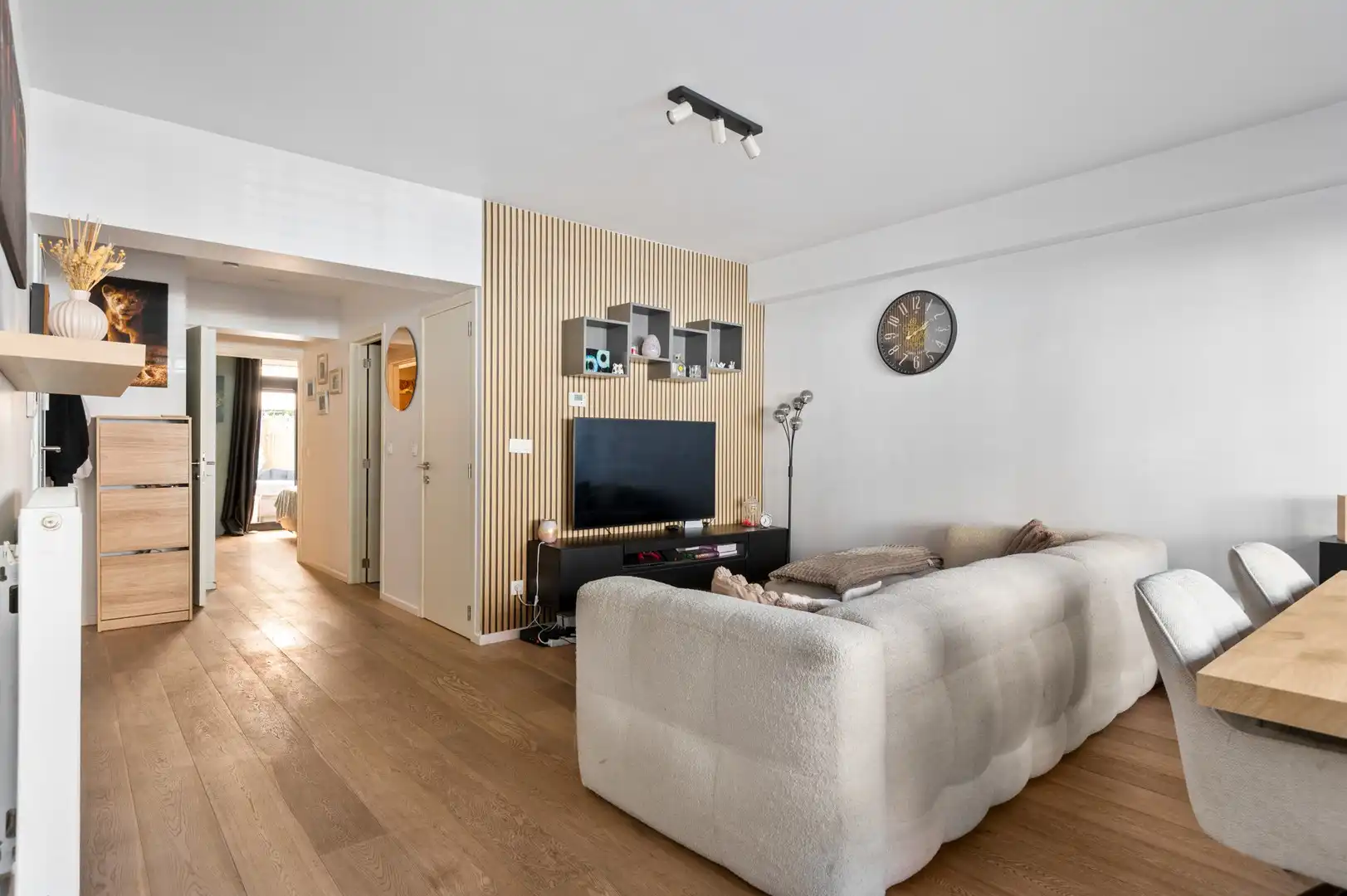 Lichtrijk GLV-appartement met zonnige tuin foto 2