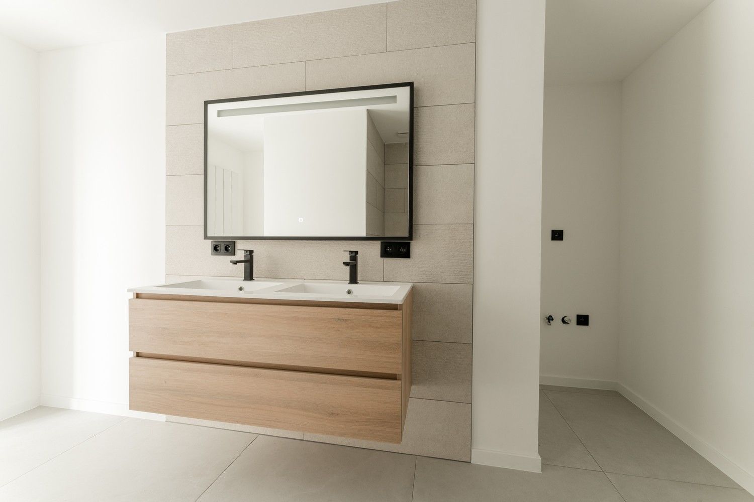 Prachtig 2 slaapkamer appartement met een fantastisch uitzicht! foto 16