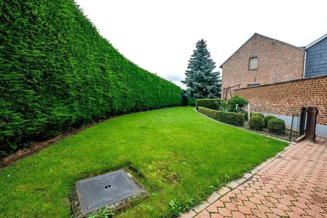 Langgevelhoeve met grote loods foto 19