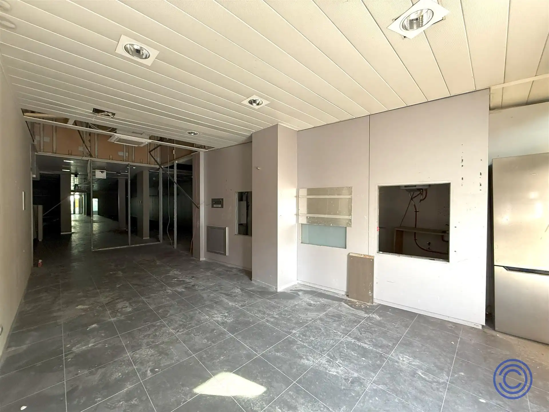 Handelspand ca. 358m² met buitenruimte!  foto 3