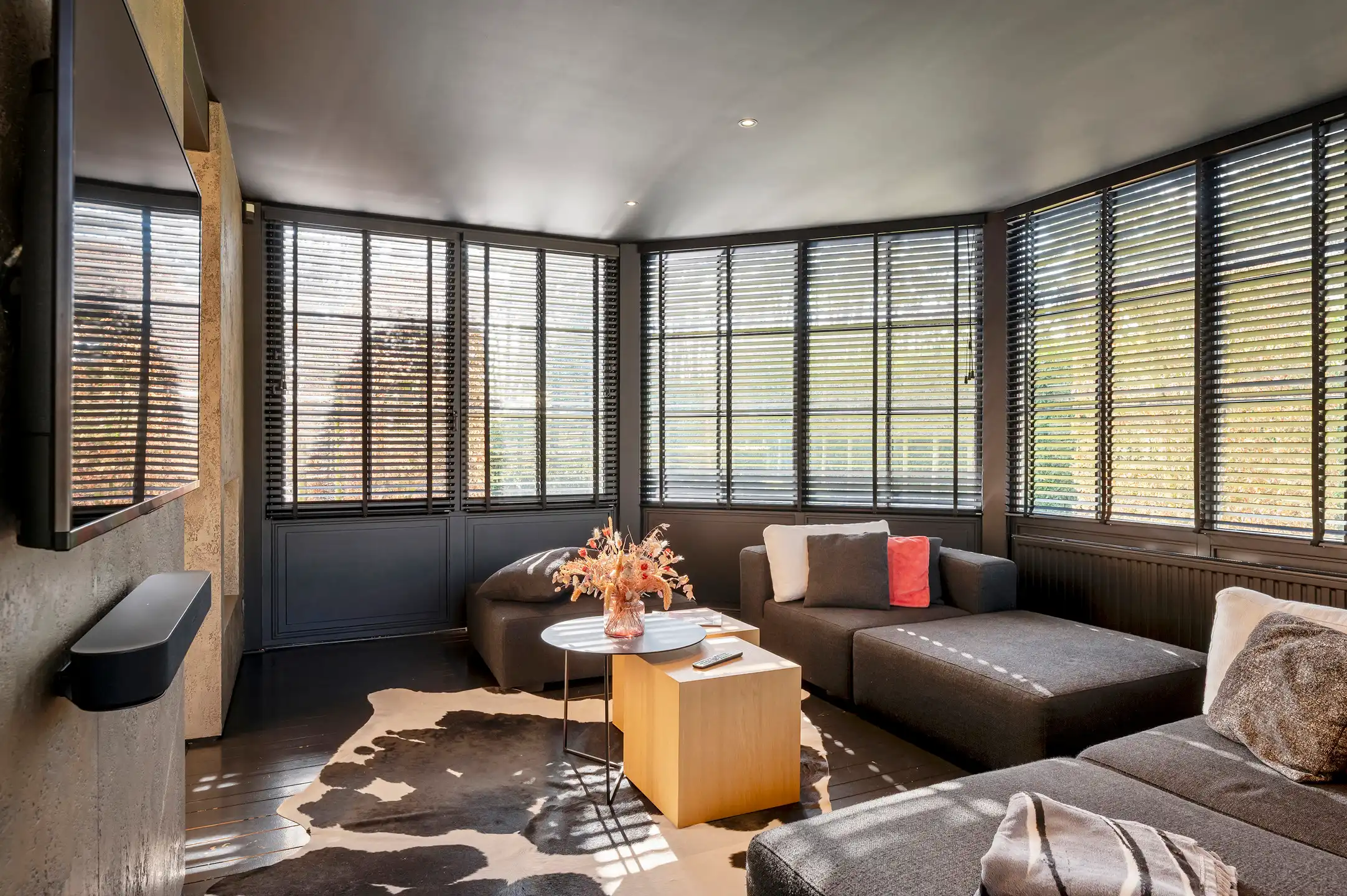 Topvilla met paardenaccomodatie, infinity-pool en 2e woning! foto 16