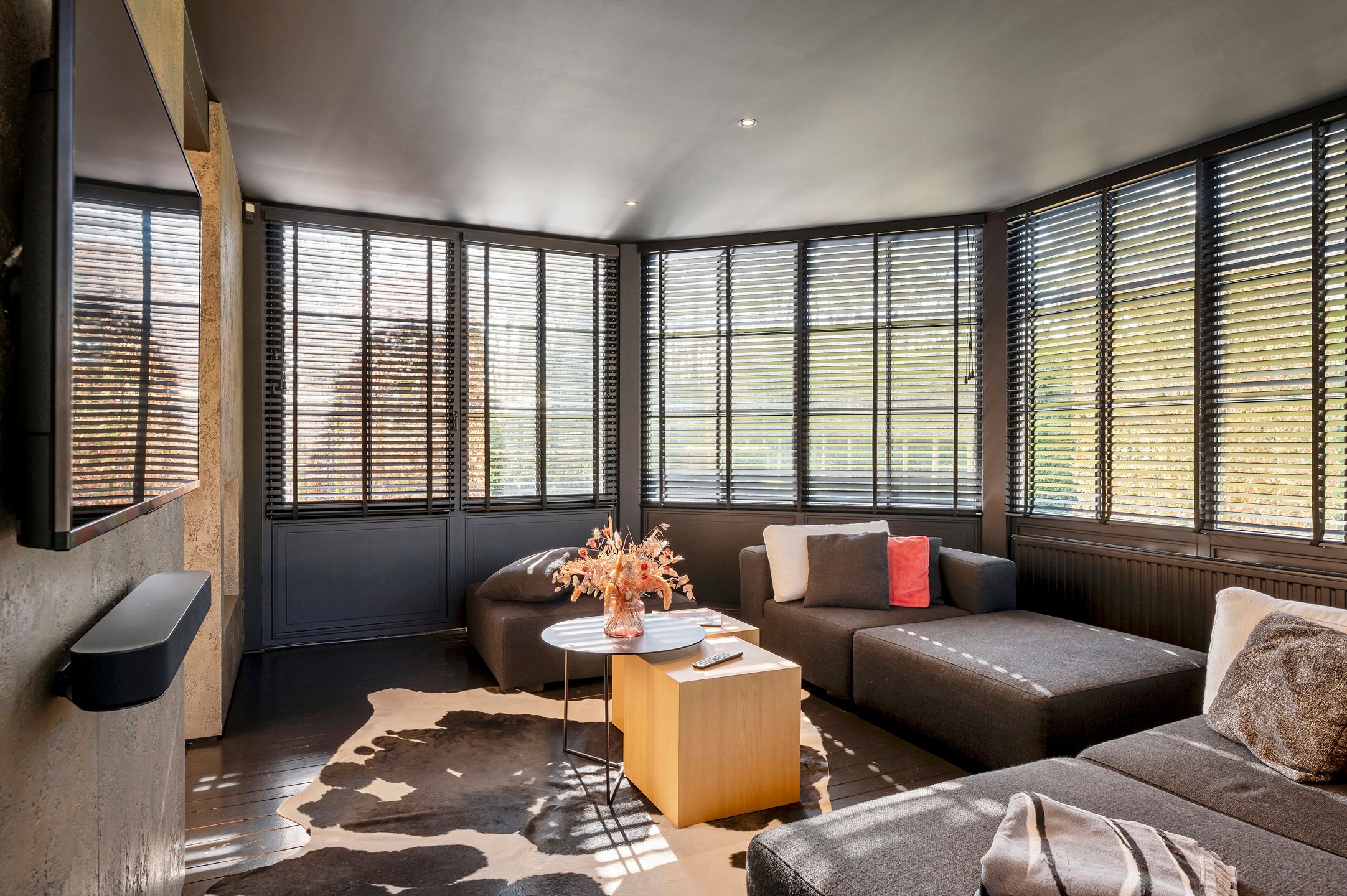 Topvilla met paardenaccomodatie, infinity-pool en 2e woning! foto 16