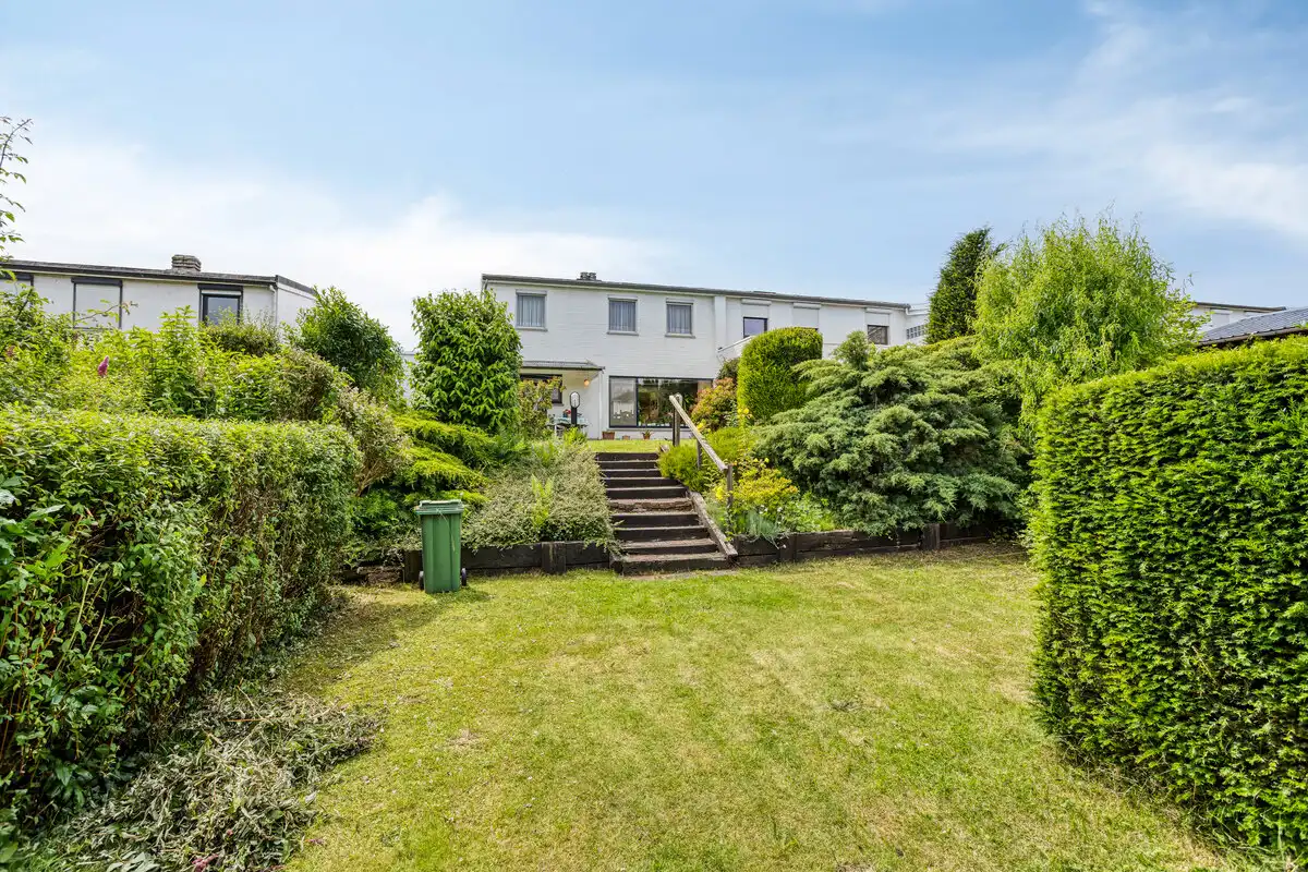 Te verfraaien woning - ruime tuin en garage foto 14