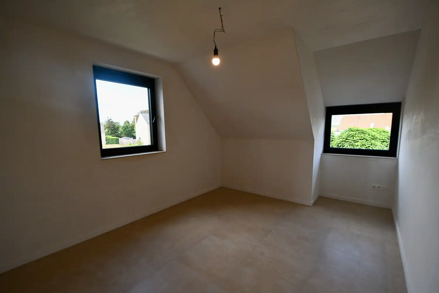 Instapklare nieuwbouwwoning met 4 slaapkamers en hoge afwerkingsgraad foto 12