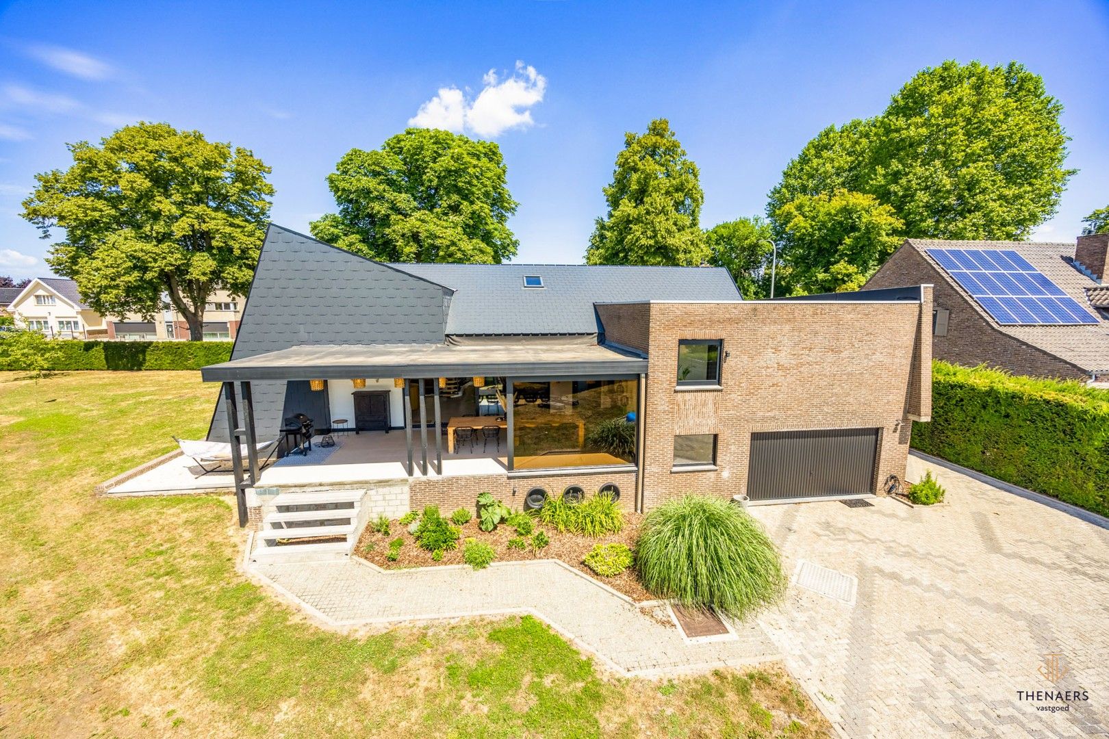 UNIEKE GERENOVEERDE WONING MET 4 SLAAPKAMERS EN PRACHTIG UITZICHT OP DE VELDEN. foto 43