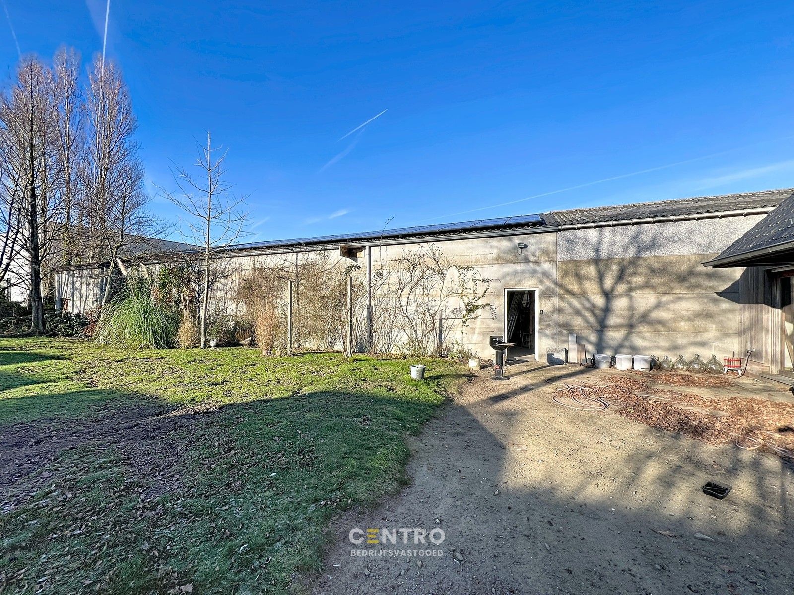 Zeldzame opportuniteit: LOODS/ATELIER 516 m² + ruime ALLEENSTAANDE woning 250 m² op rustig bedrijventerrein vlakbij Roeselare (EPC: A) ! foto 6
