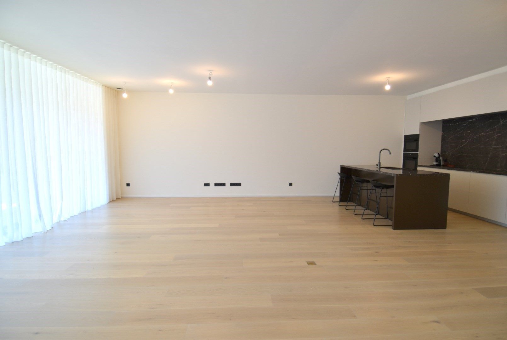 Luxe appartement in het hartje van Kortrijk aan de Leie en Broeltorens foto 9