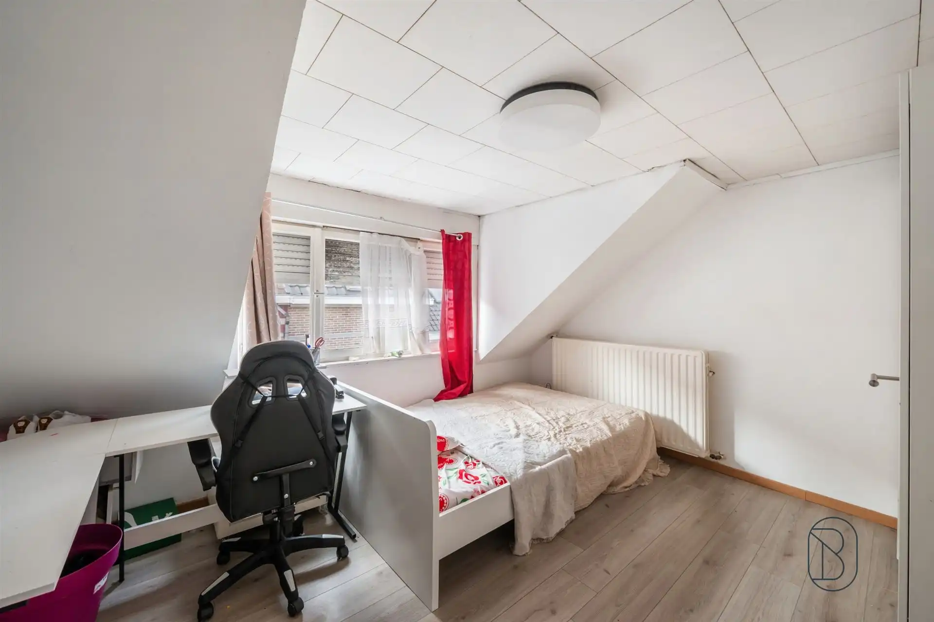 Ruime gezinswoning met tuin, terras en panoramisch uitzicht foto 10