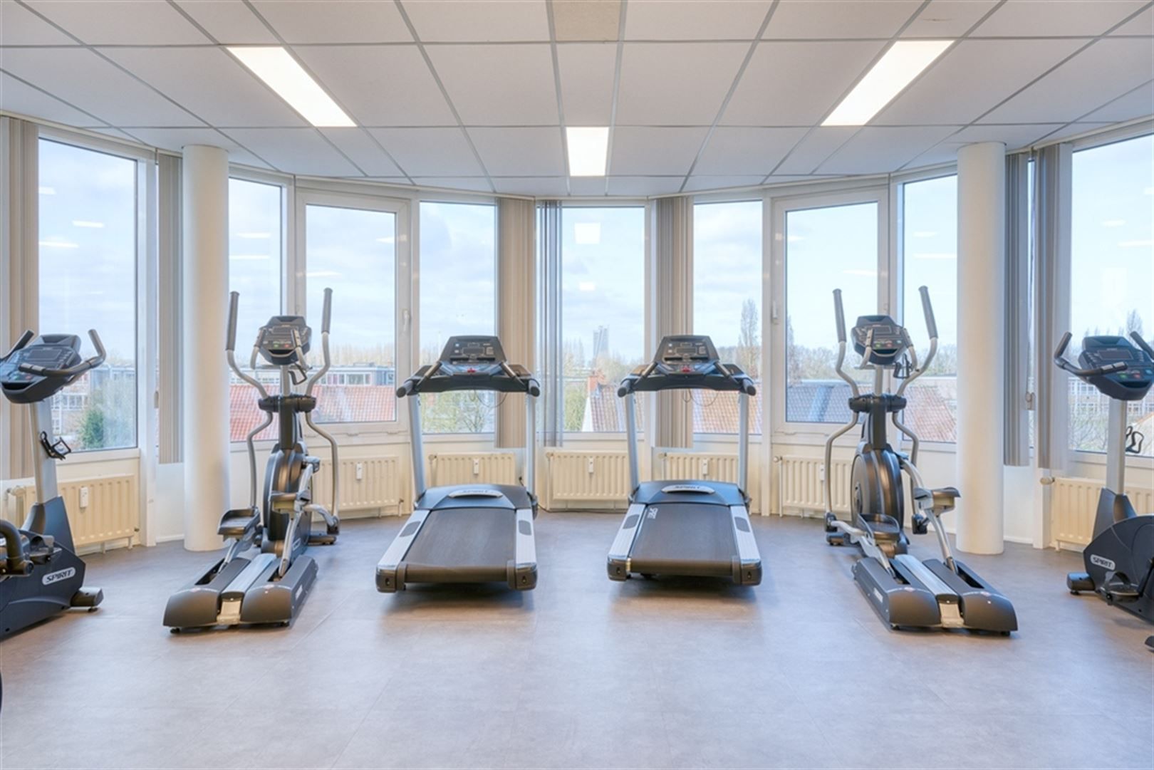 Gelegen aan het klaverblad (E40/E17) foto 19