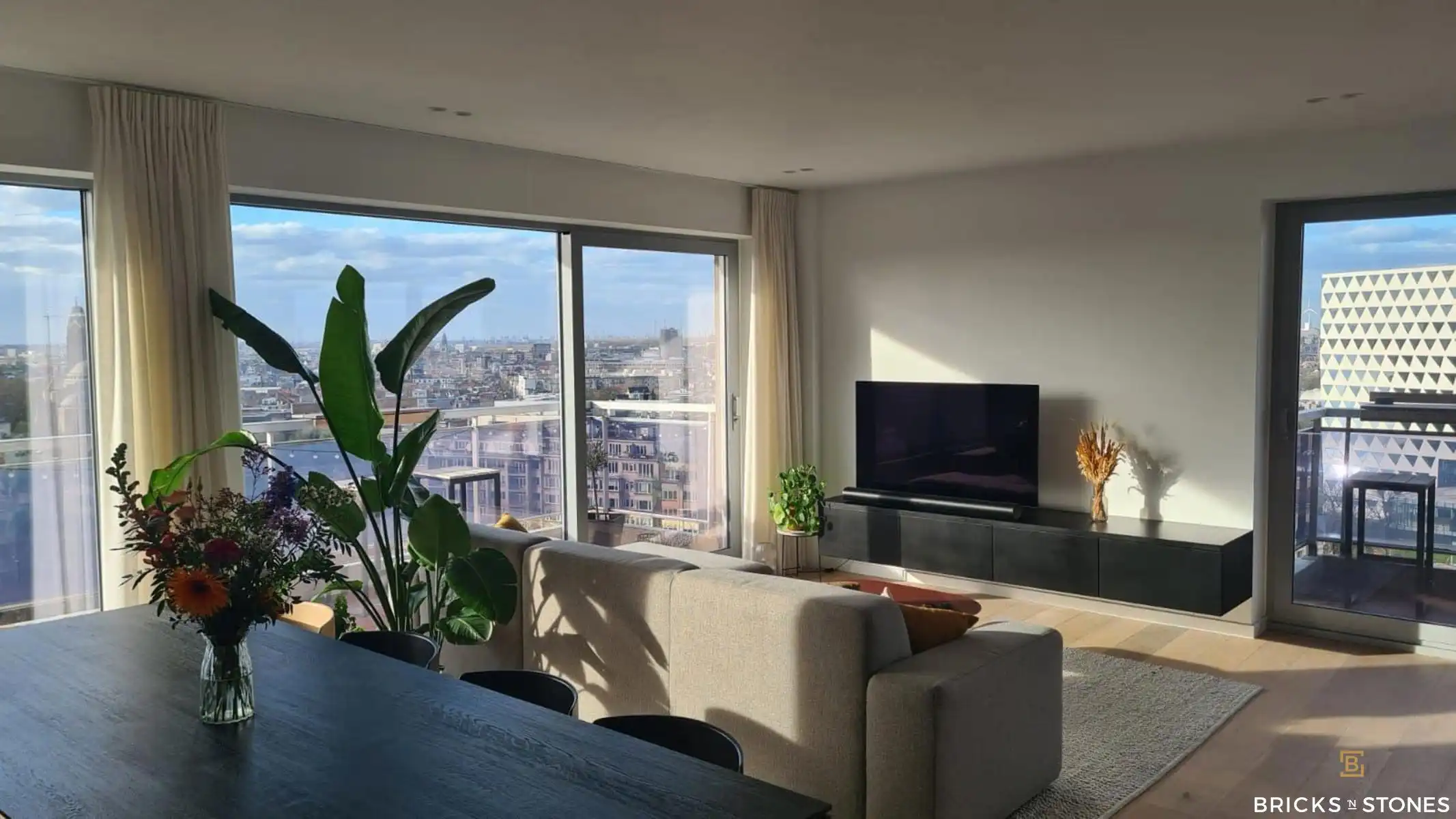 Bemeubelde penthouse met prachtig zicht foto 2