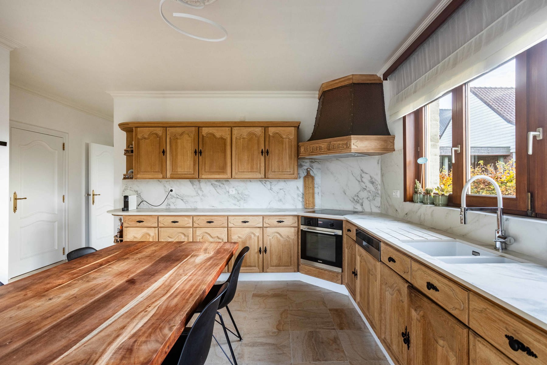 Instapklare bungalow met 3 slaapkamers en ruime tuin. foto 9