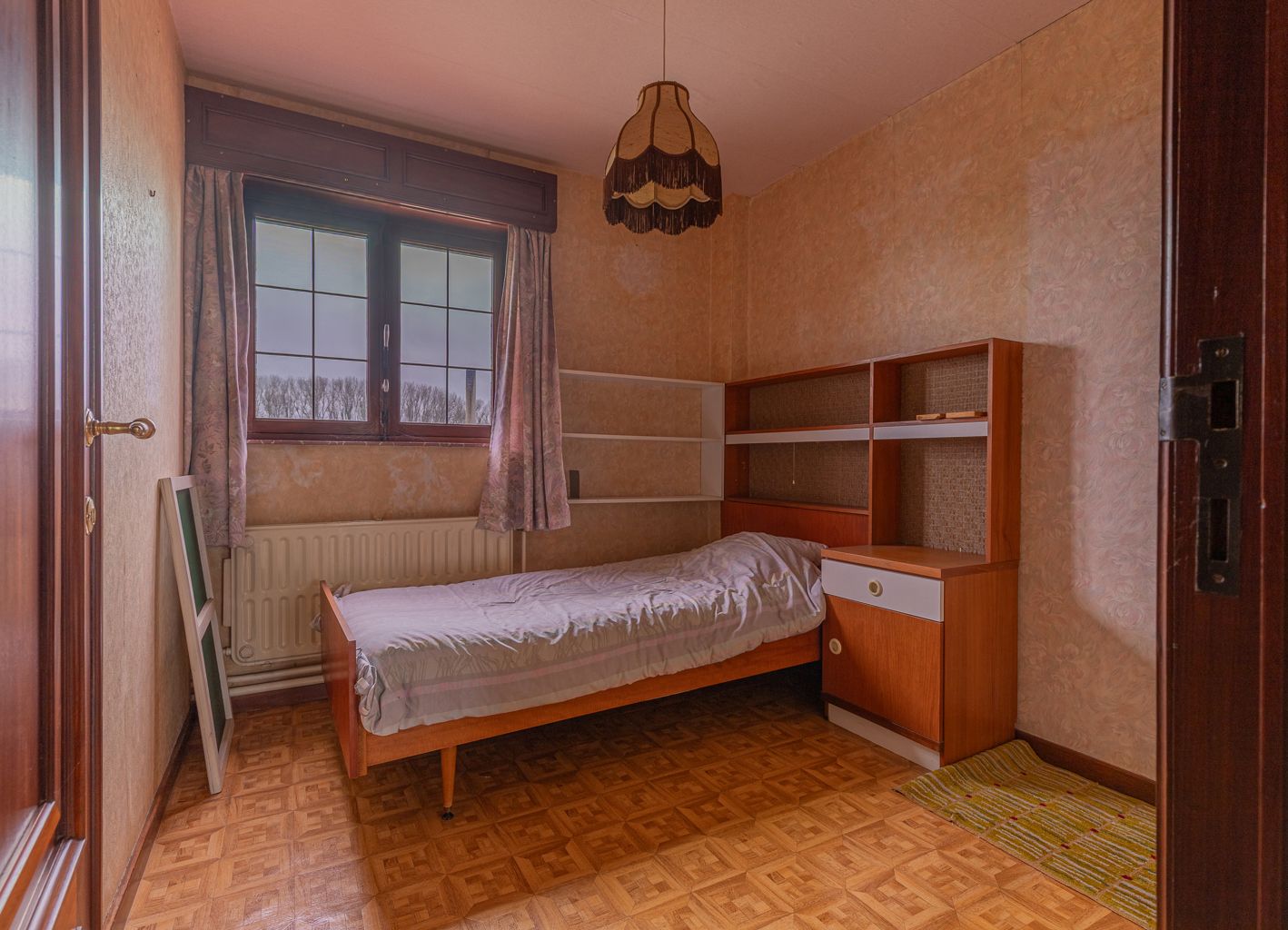 Ruime te renoveren gezinswoning met 4 slpks! foto 13