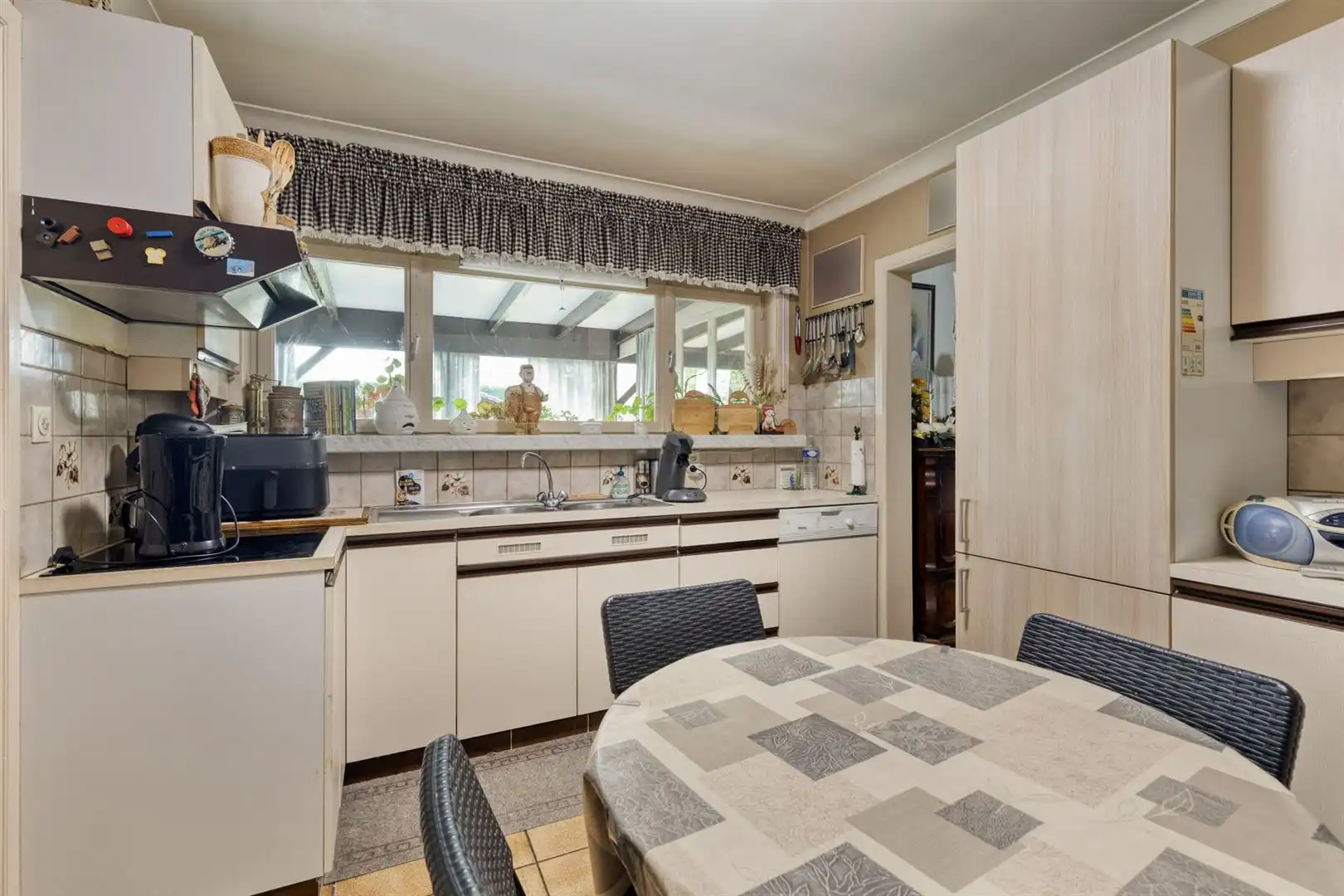 Ruime statige woning in een rustige buurt foto 11