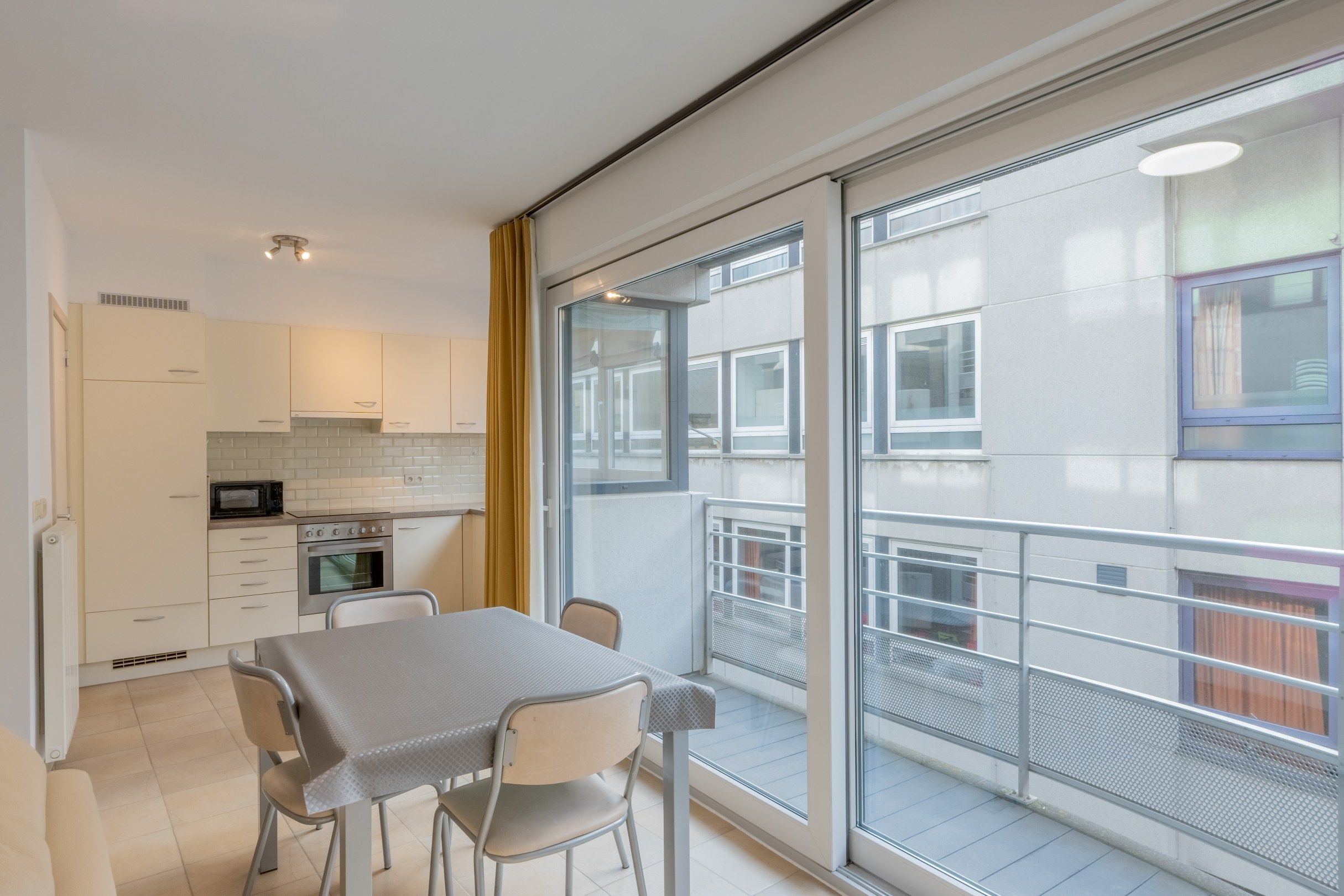 Drie slaapkamer appartement in het centrum van Heist foto 8