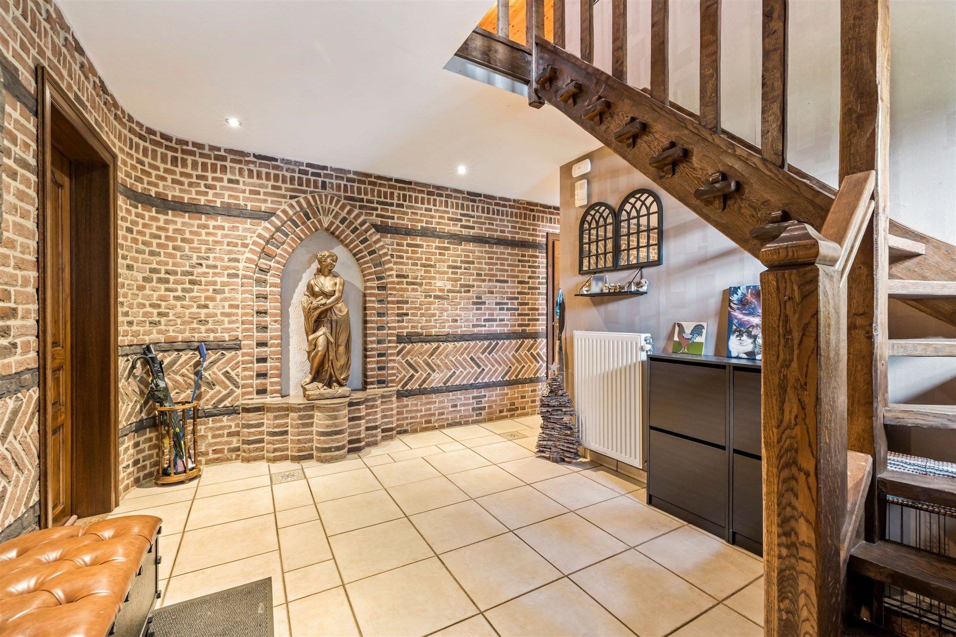 Ruim opgezette, landelijke woning met aangename tuin, 6 slaapkamers en een ingerichte woonstudio op de 2e verdieping foto 5