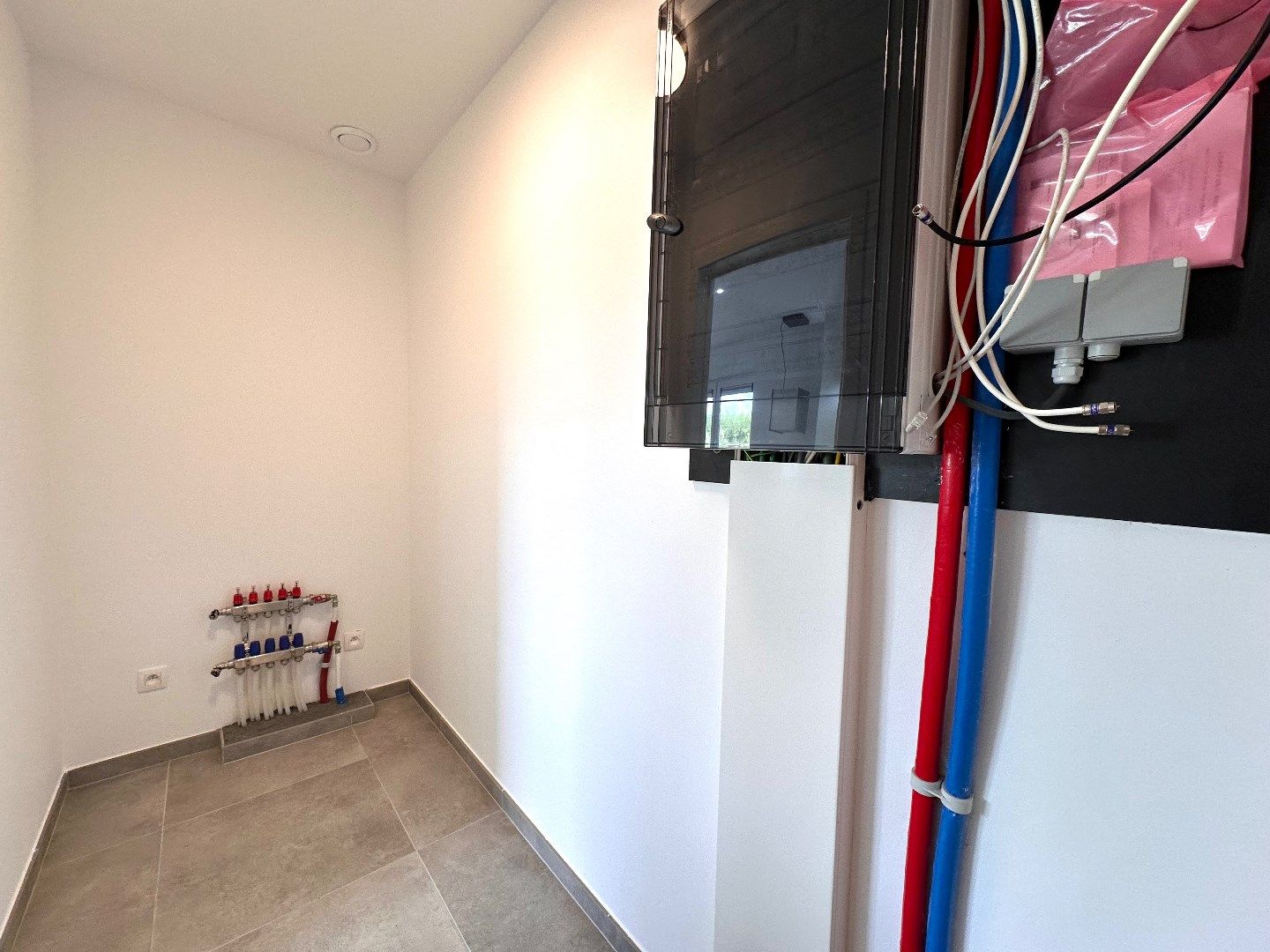 Nieuwbouwappartement (Duplex) met twee slaapkamers, terras en twee autostaanplaatsen foto 7