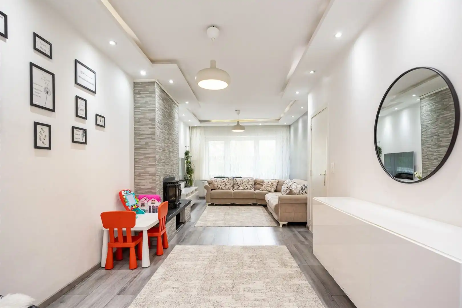 Compact comfort met zonnige tuin in Merksem

 foto 4