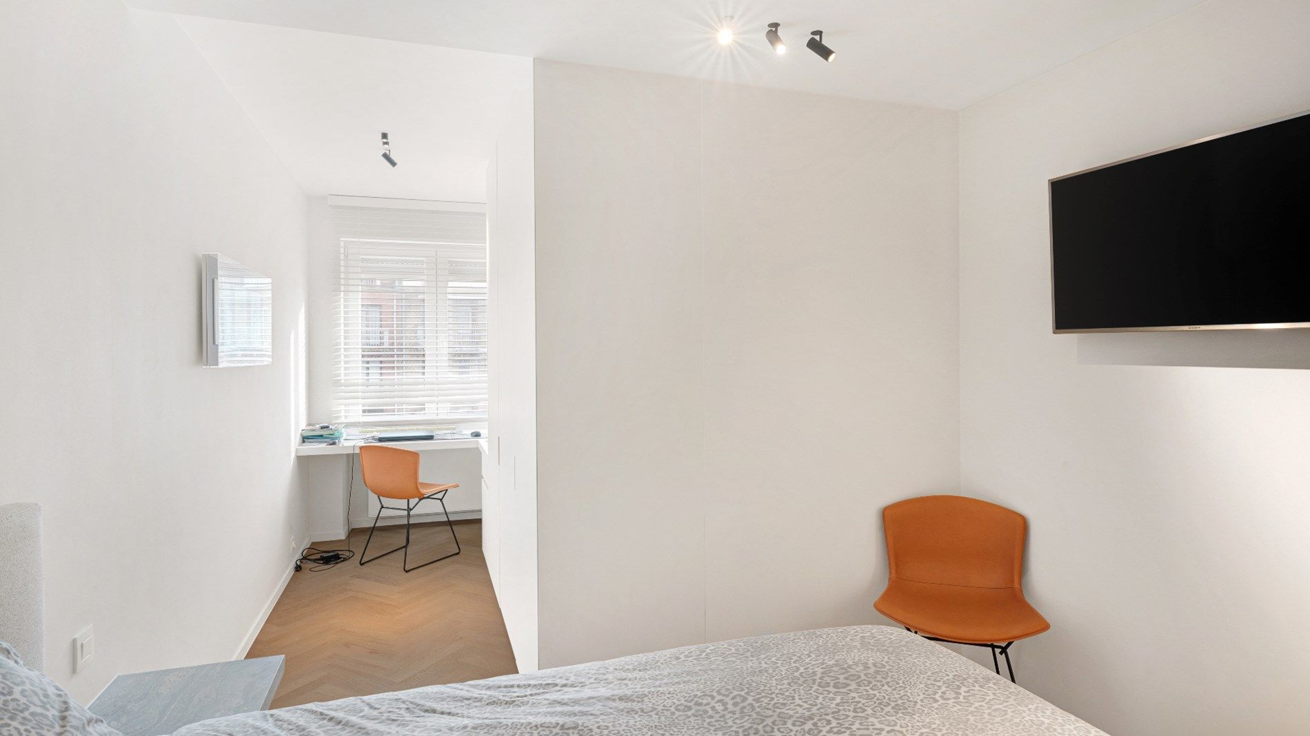 Luxueus vernieuwd appartement op de Zeedijk vlakbij het Rubensplein te Albertplage. Garage te koop foto 20