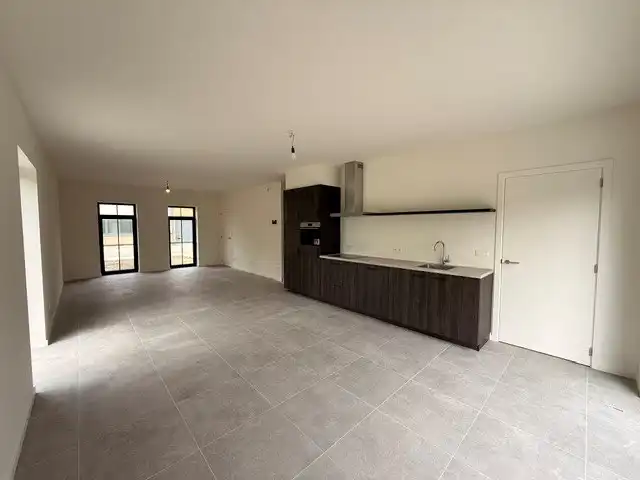 Halfopen nieuwbouwwoning met 4 slaapkamers gelegen te Opitter. foto 5