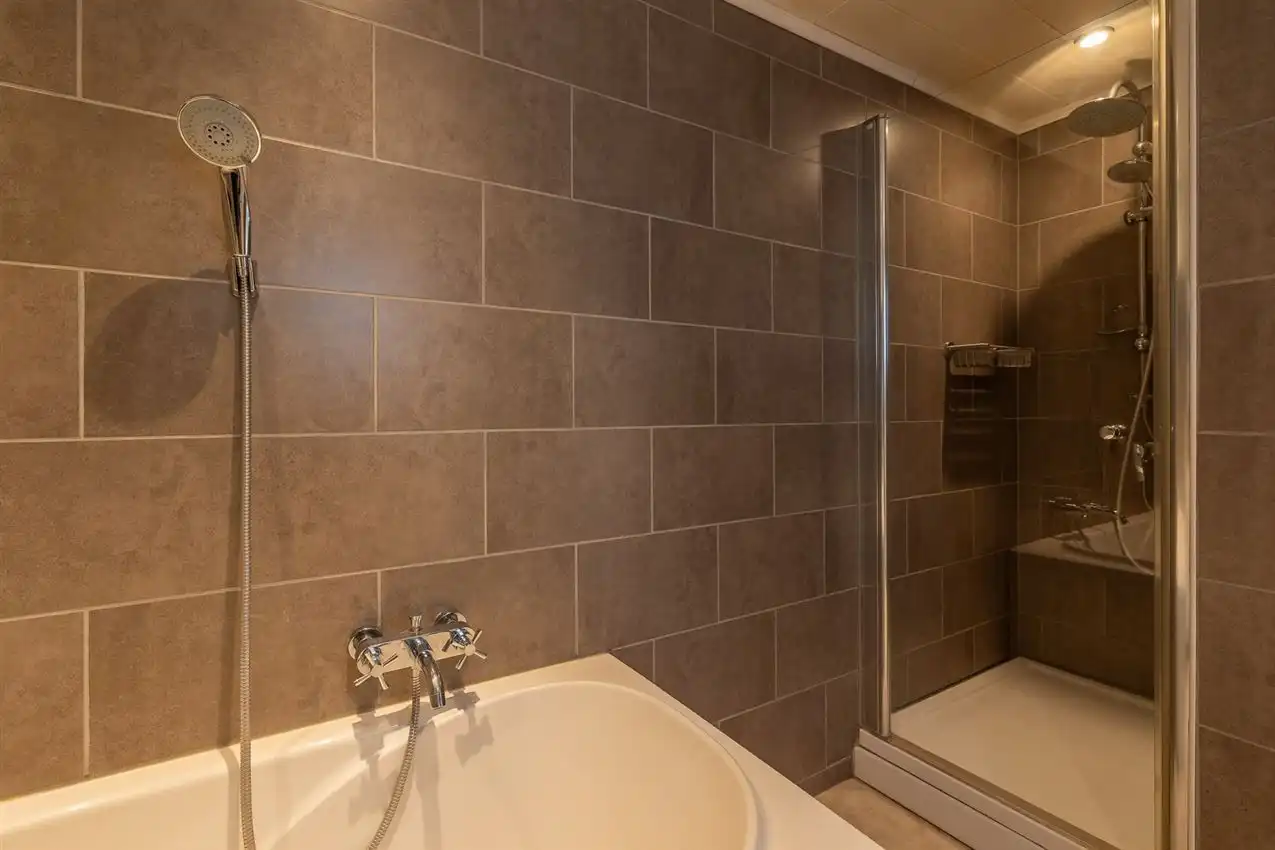 Stadswoning met drie slpk en tuintje op gunstige locatie foto 15