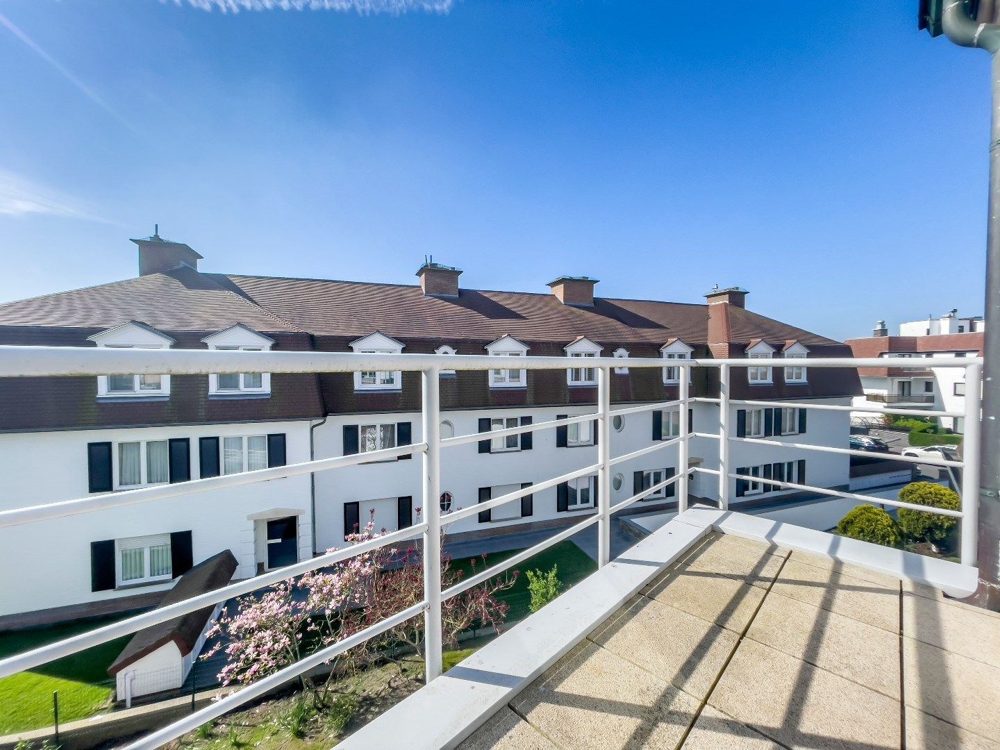 Duplex appartement in een villa-residentie te Albertstrand. Garagebox mogelijk. foto 9