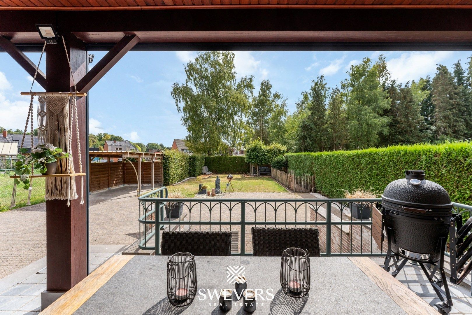 Landelijke vrijstaande woning met ruime slaapkamers, zonnig terras en tuin foto 25