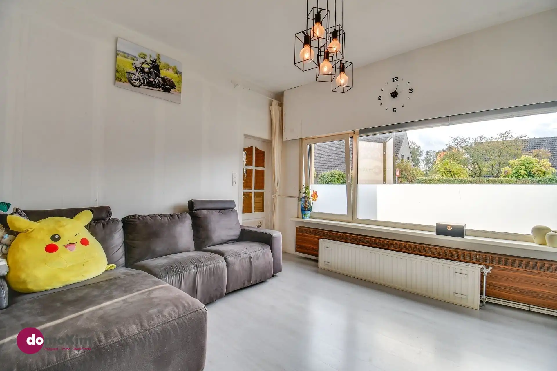 Praktische woning met mooie tuin en uitstekende bereikbaarheid foto 2