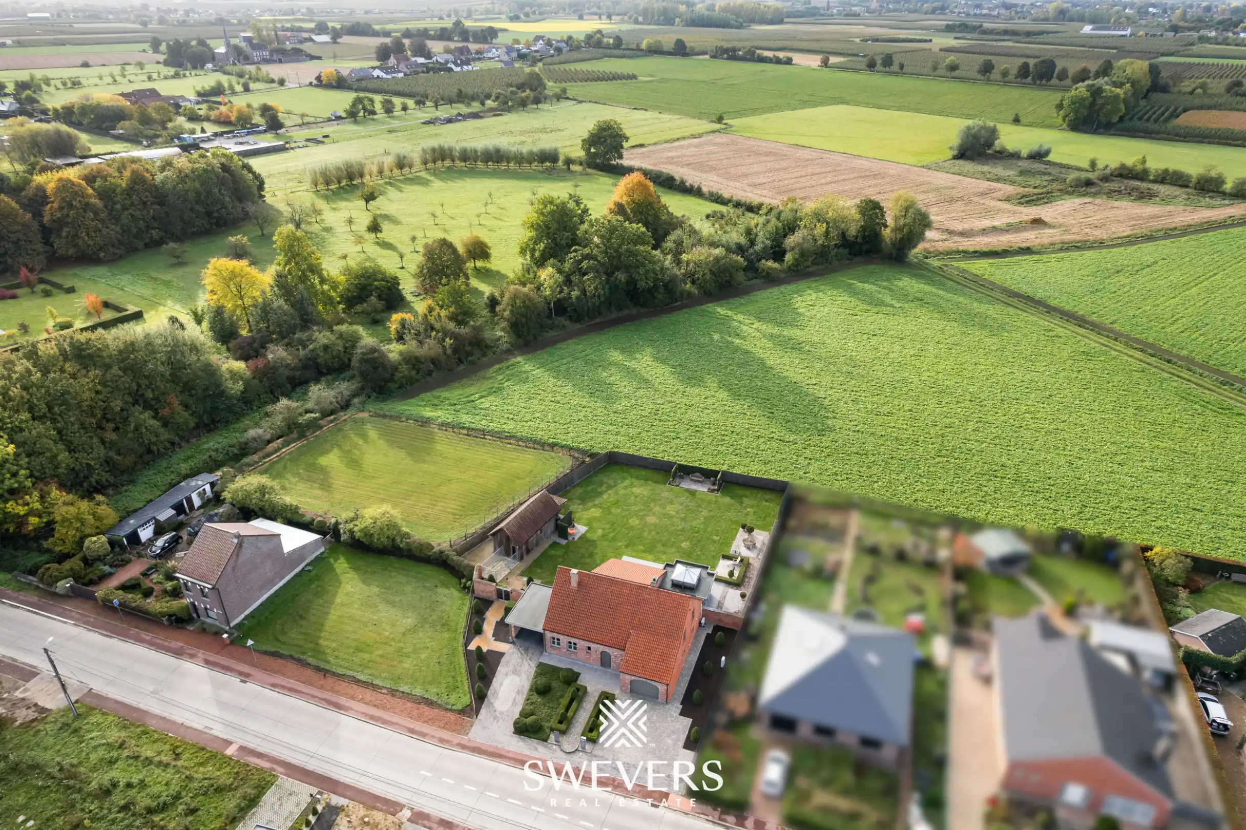 Sfeervolle open bebouwing met royale tuin en veel privacy foto 34