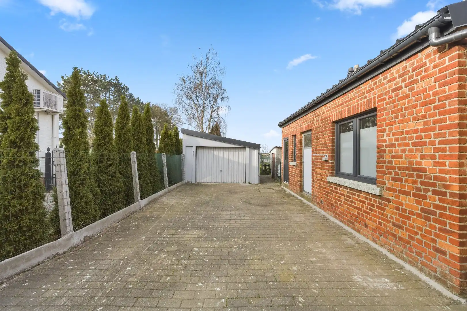 Instapklare halfopen bebouwing met 2 slaapkamers en ruime tuin foto 18