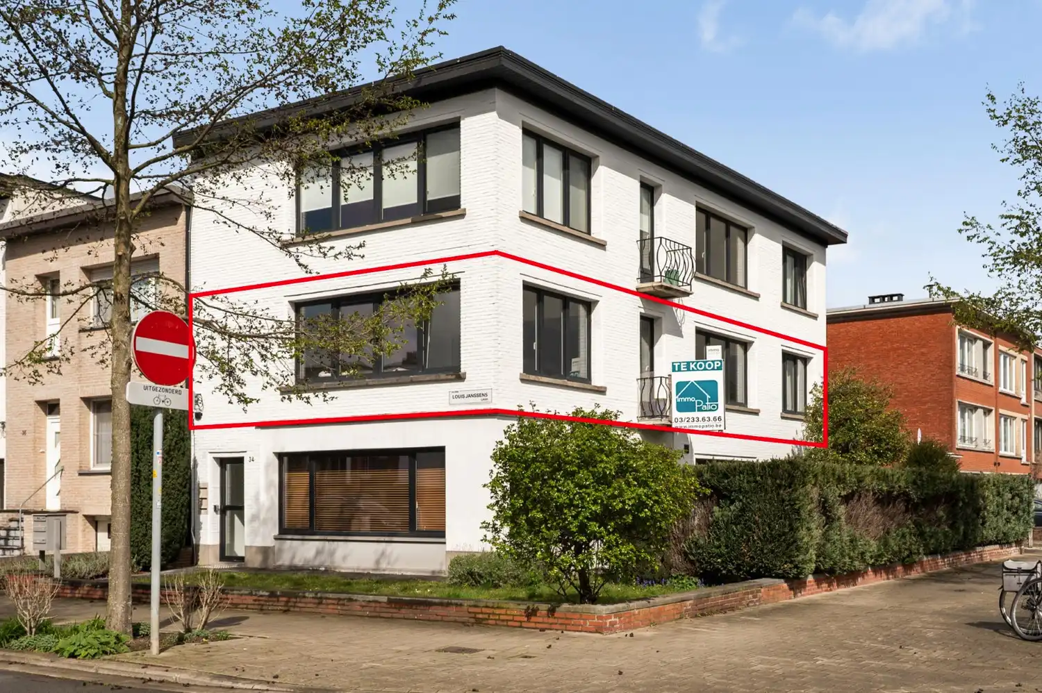 GERENOVEERD APPARTEMENT MET 2 SLAAPKAMERS! foto {{pictureIndex}}