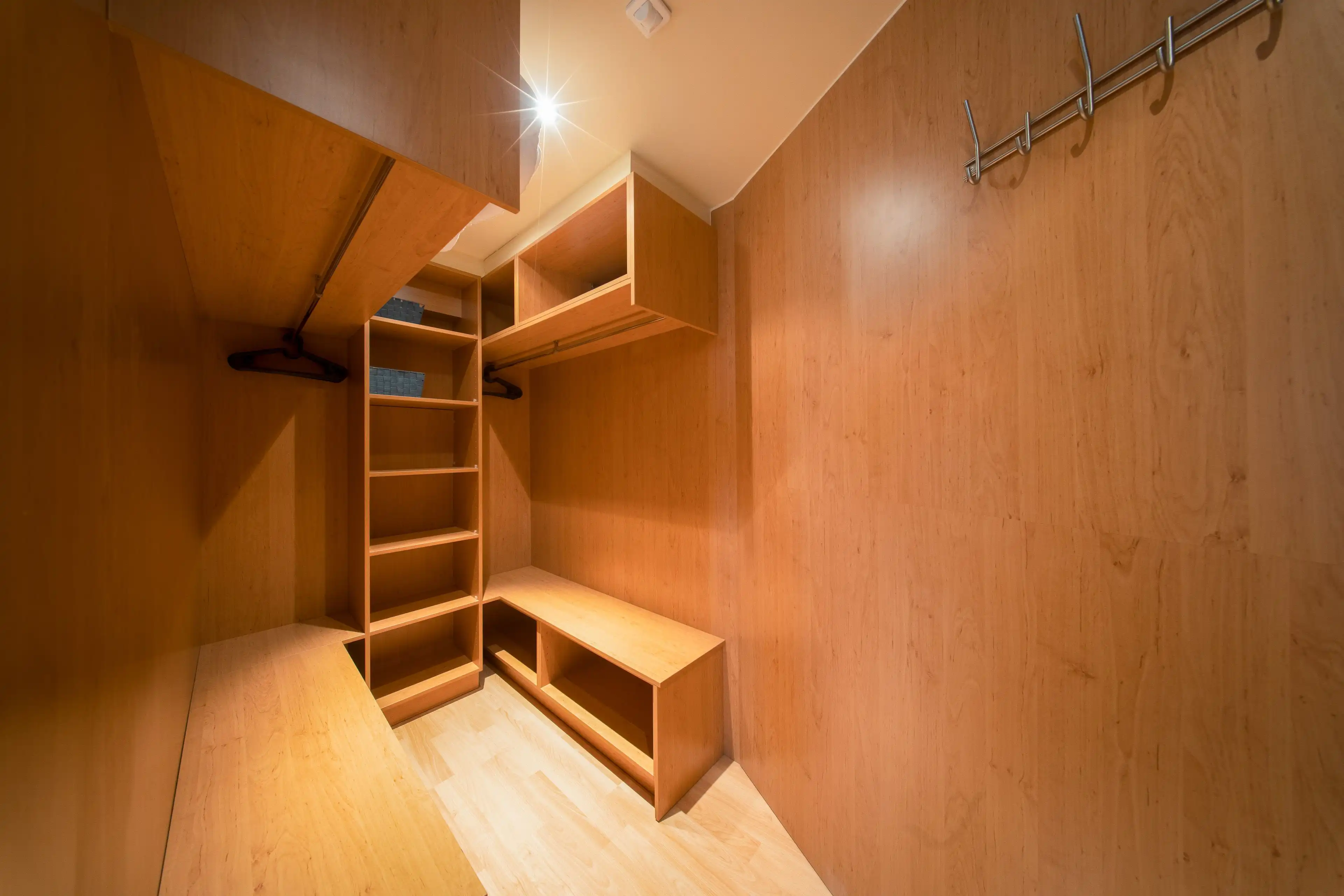 *Uitzonderlijk aanbod: 2 studio's momenteel ingericht als 1 HOEKAPPARTEMENT met ongezien ZEEZICHT te Oostende!* foto 8