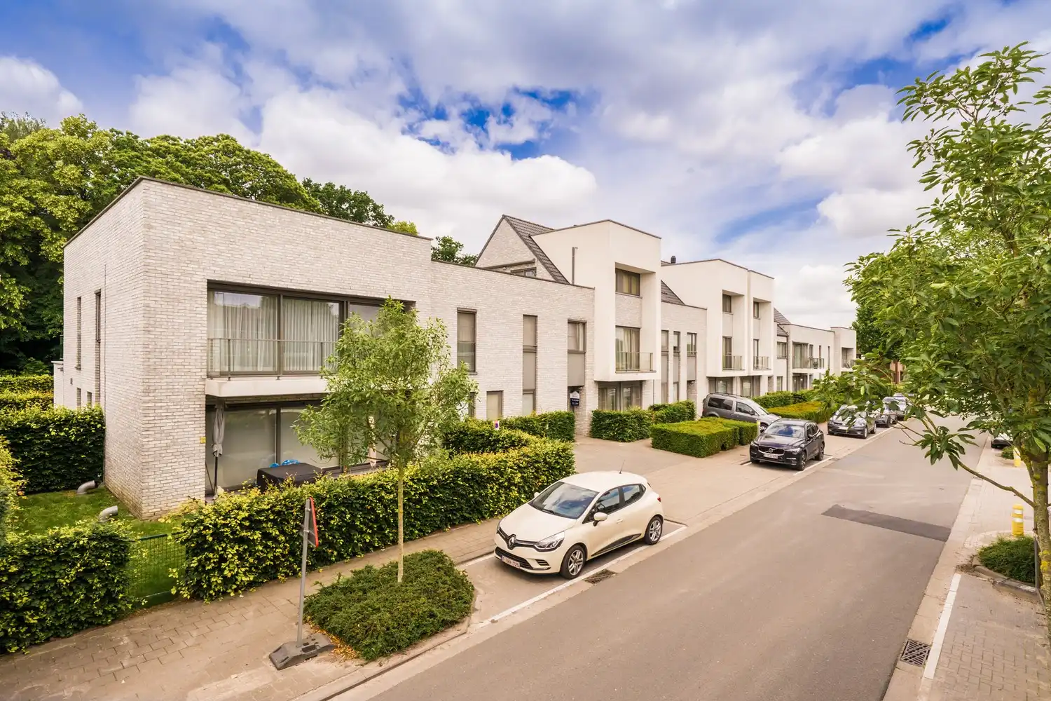 Lichtrijk hoekappartement in recent gebouw foto 28