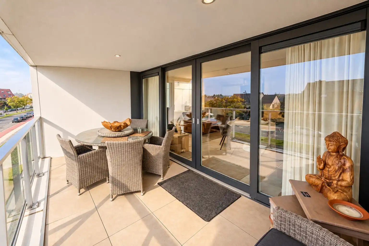 RUIM APPARTEMENT MET MAGNIFIEKE TERRASSEN NABIJ STRAND EN ZEE foto 7