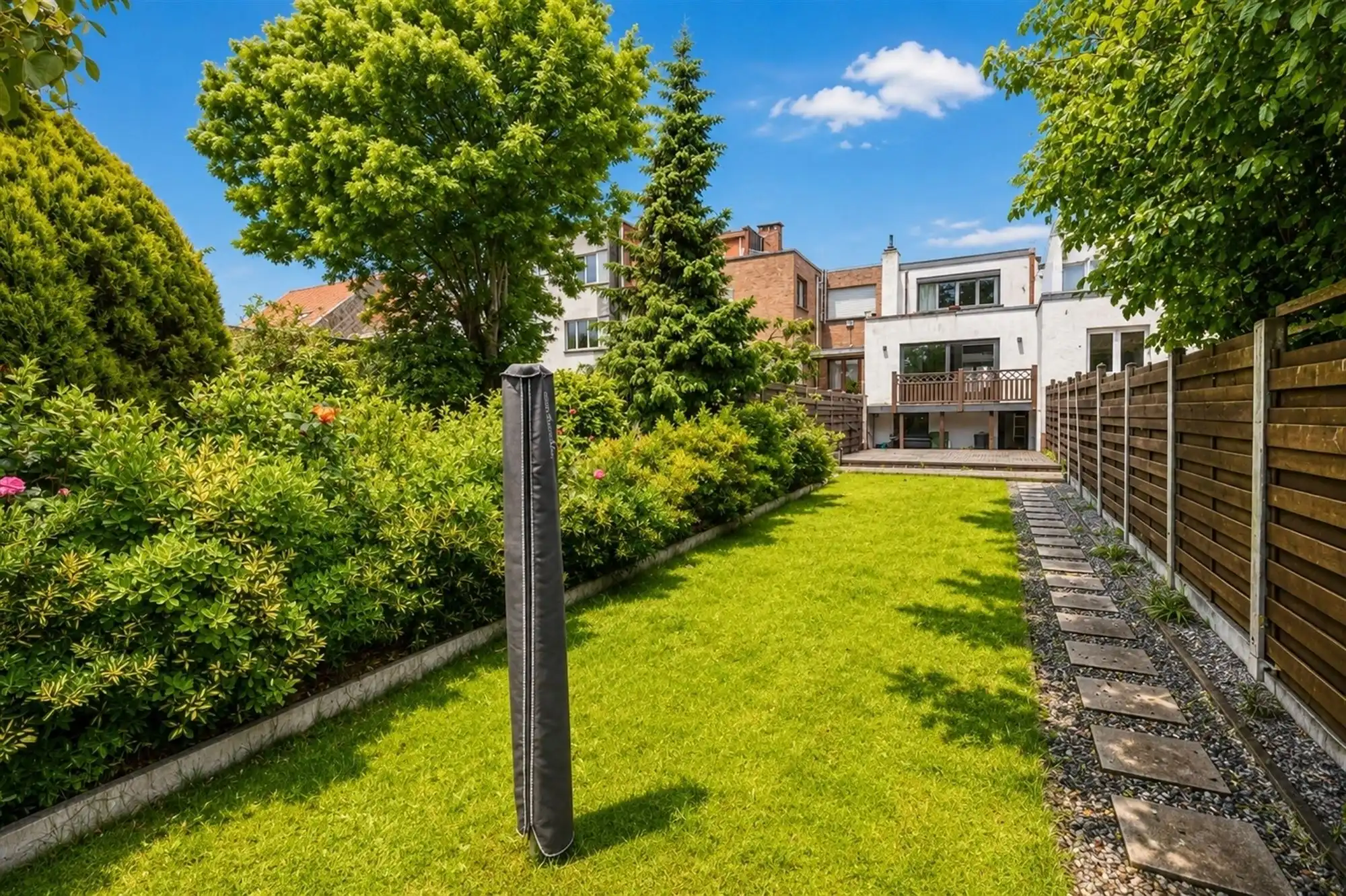 Instapklaar huis met grote tuin op centrale locatie in Borsbeek foto 7