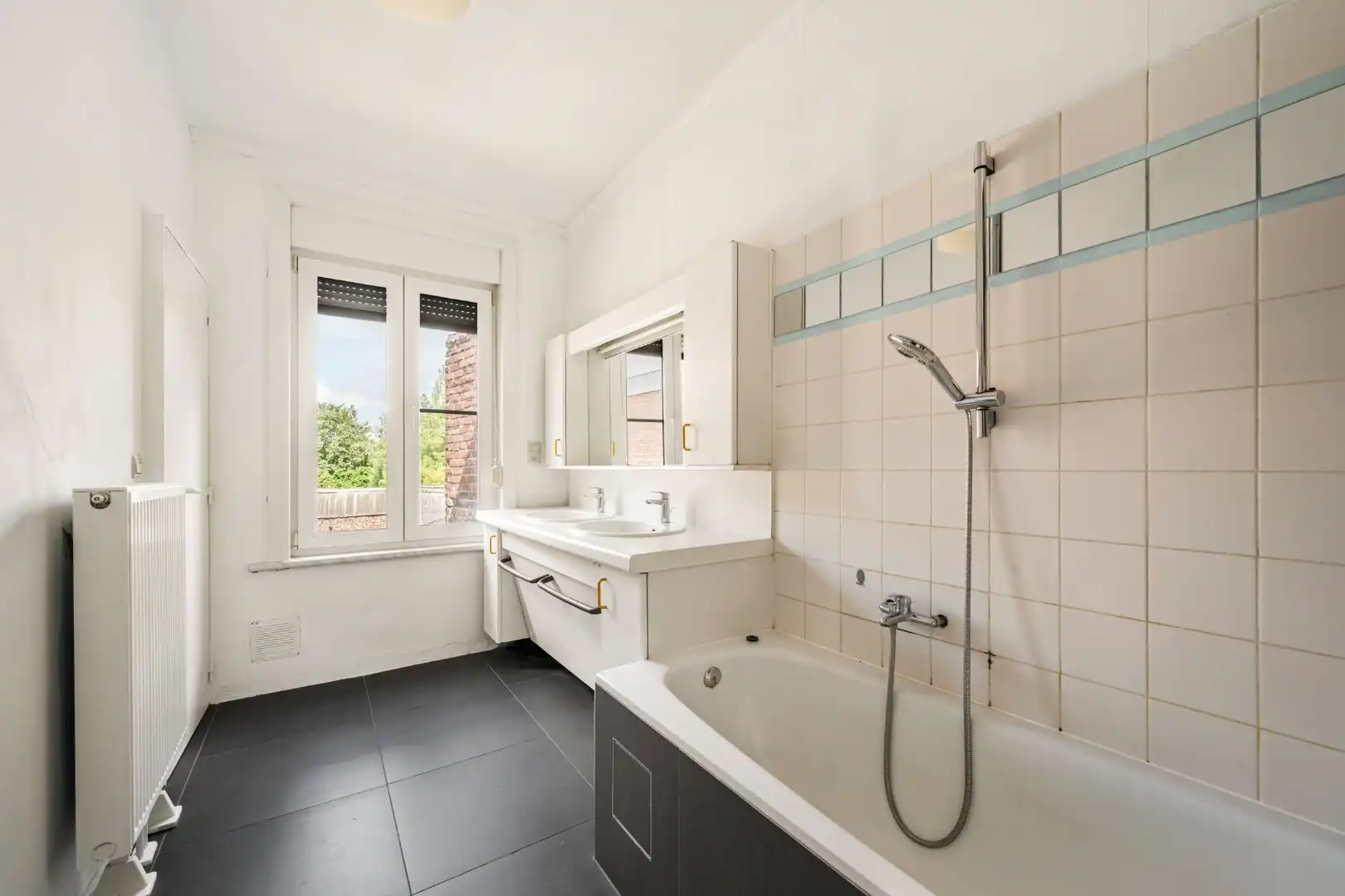 Ruime, instapklare woning met 4 slaapkamers, dressing en tuin in Wervik-centrum foto 13