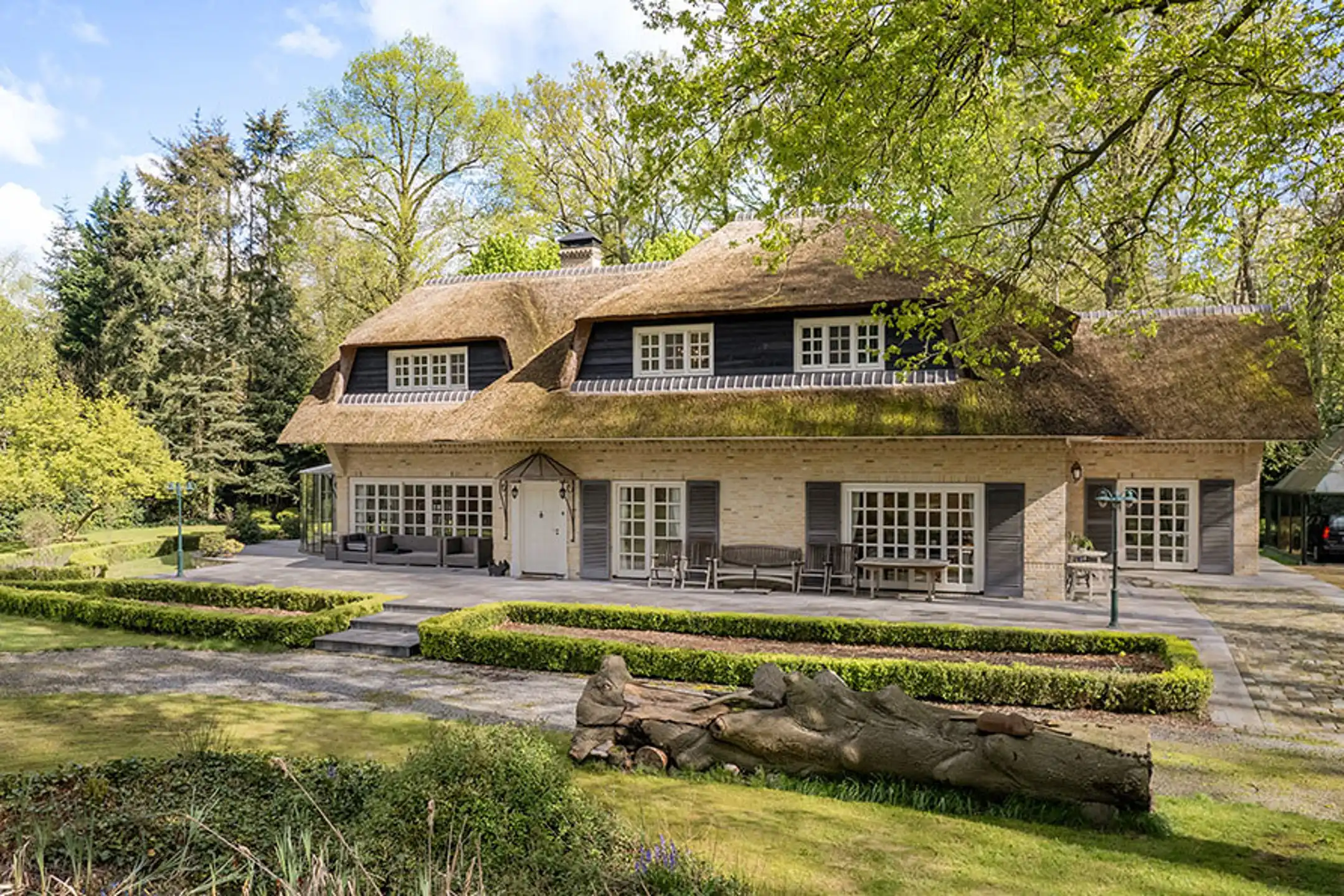 Unieke vrijstaande villa op ca. 7620m² in een uitzonderlijk domein in het groen. foto 30