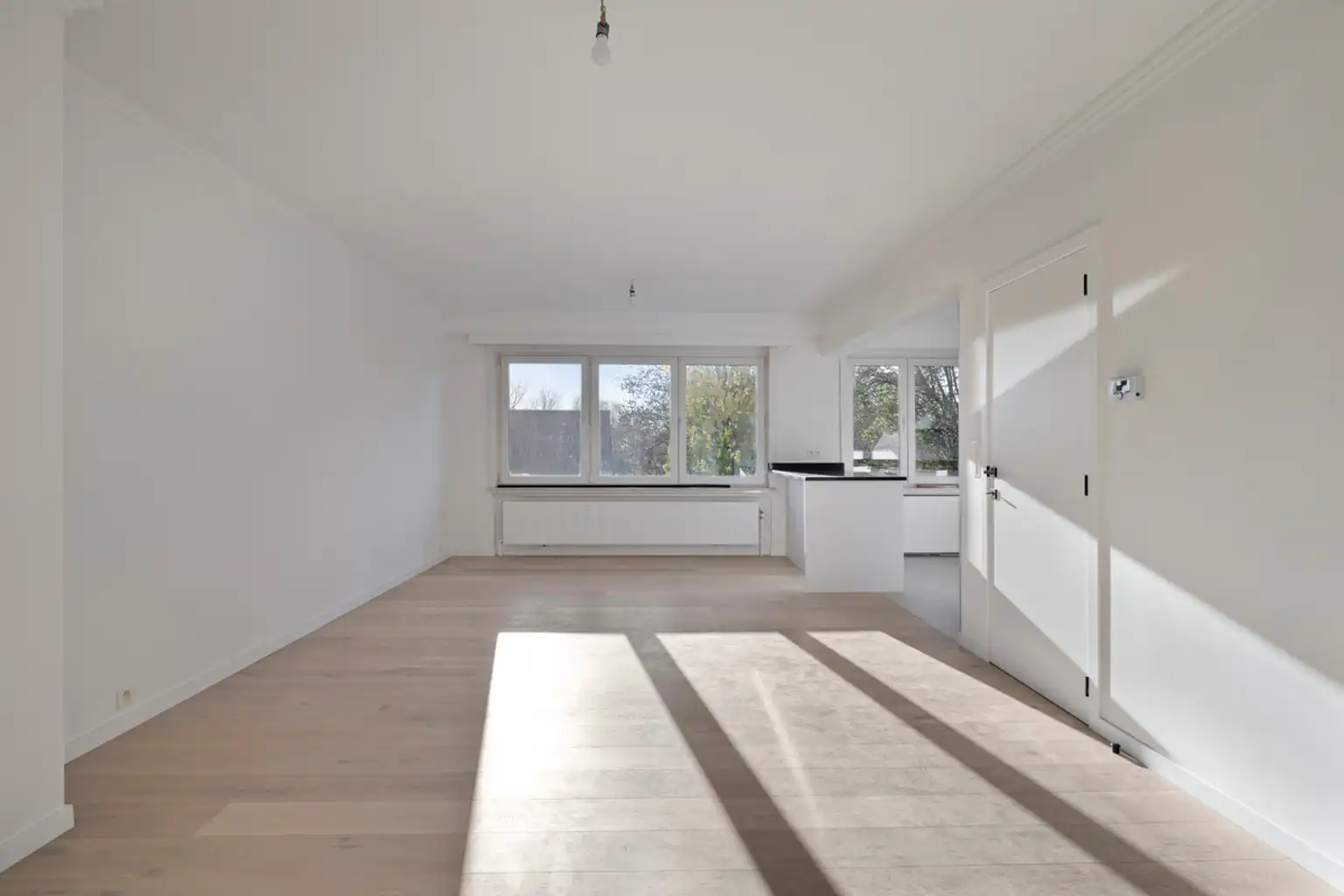 Volledig gerenoveerd en instapklaar 2 slaapkamer appartement foto 2