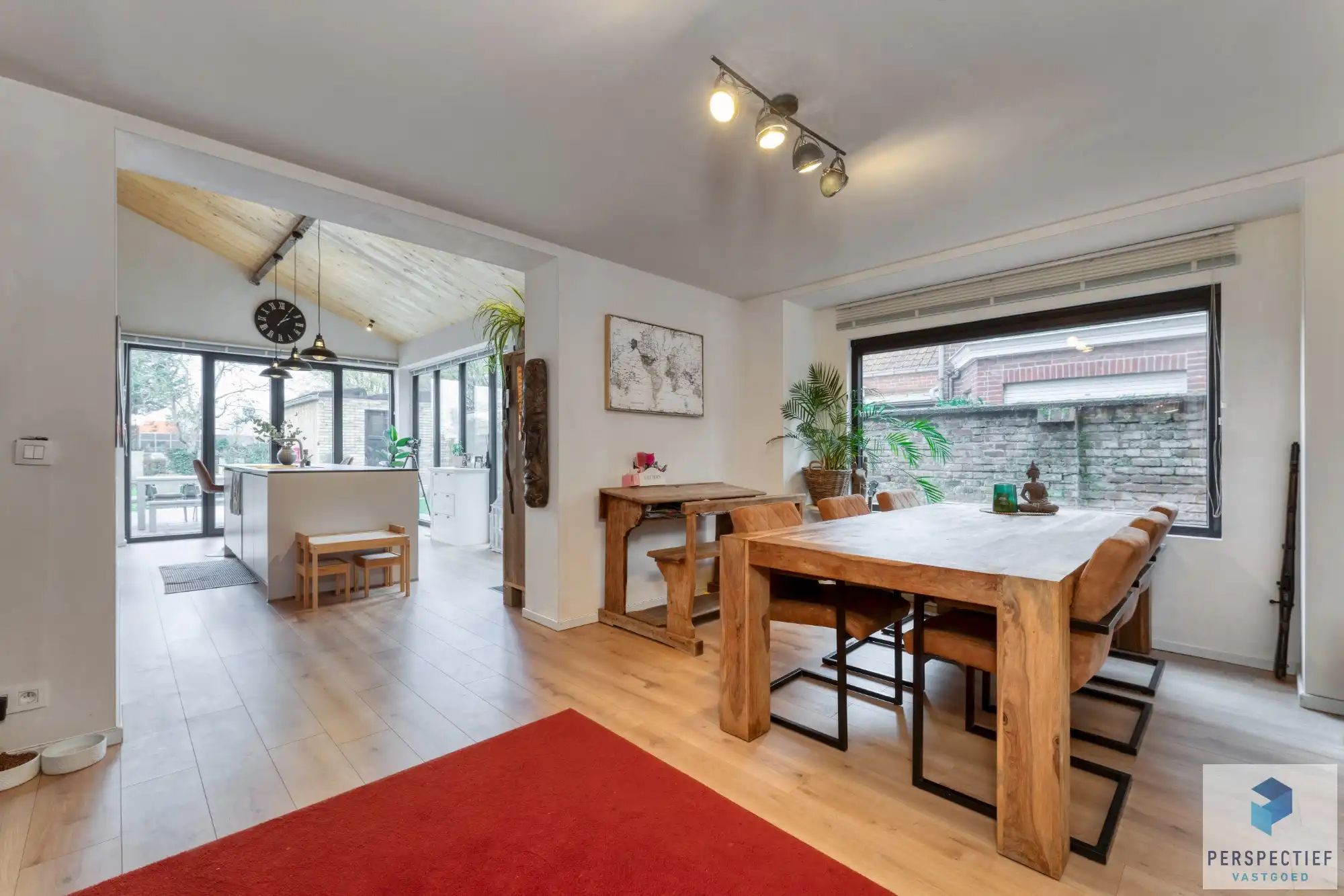 Uiterst GOED gelegen VERNIEUWDE woning met GROTE tuin foto 9