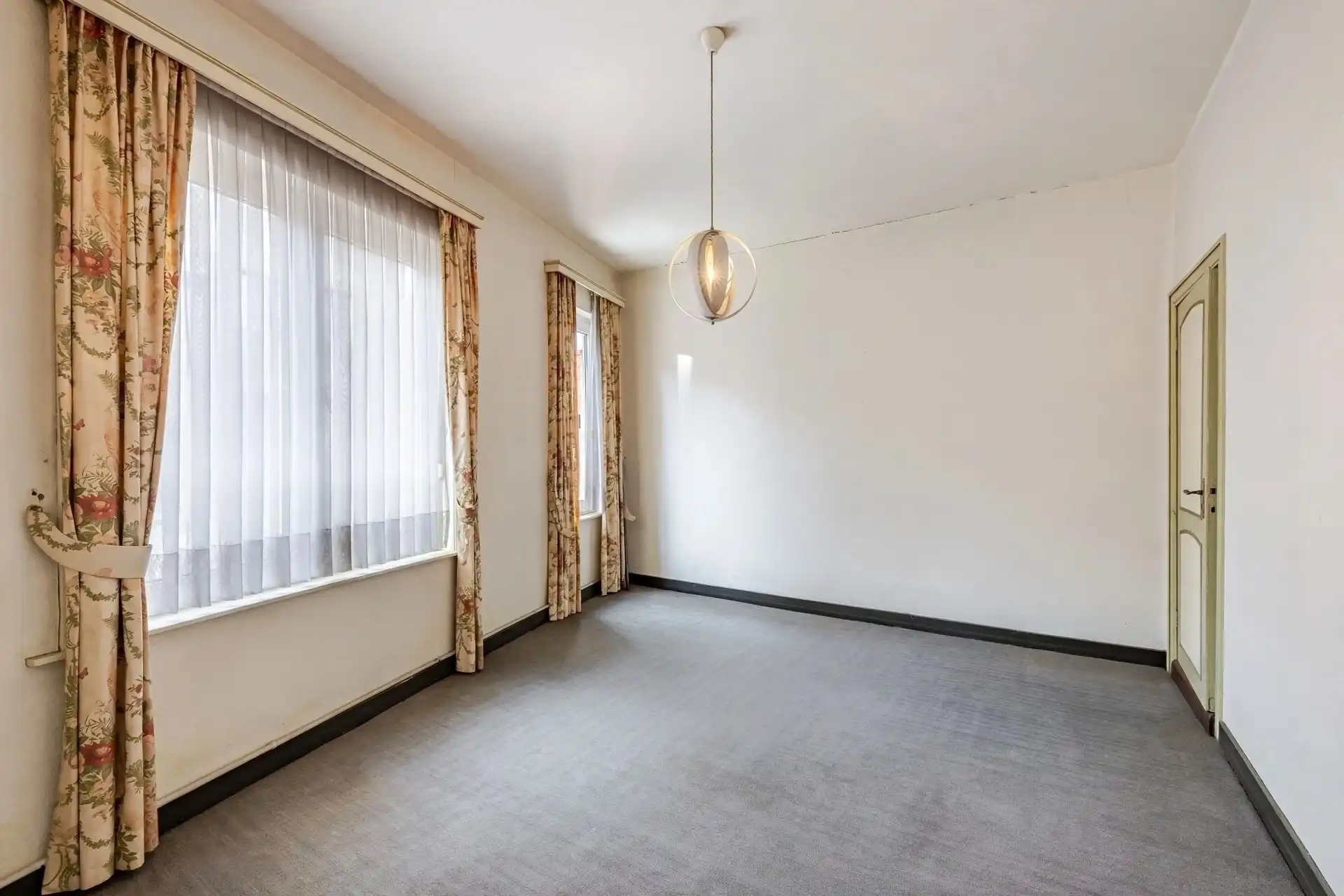 Te renoveren woning met 4 slaapkamers in centrum Wetteren foto 9