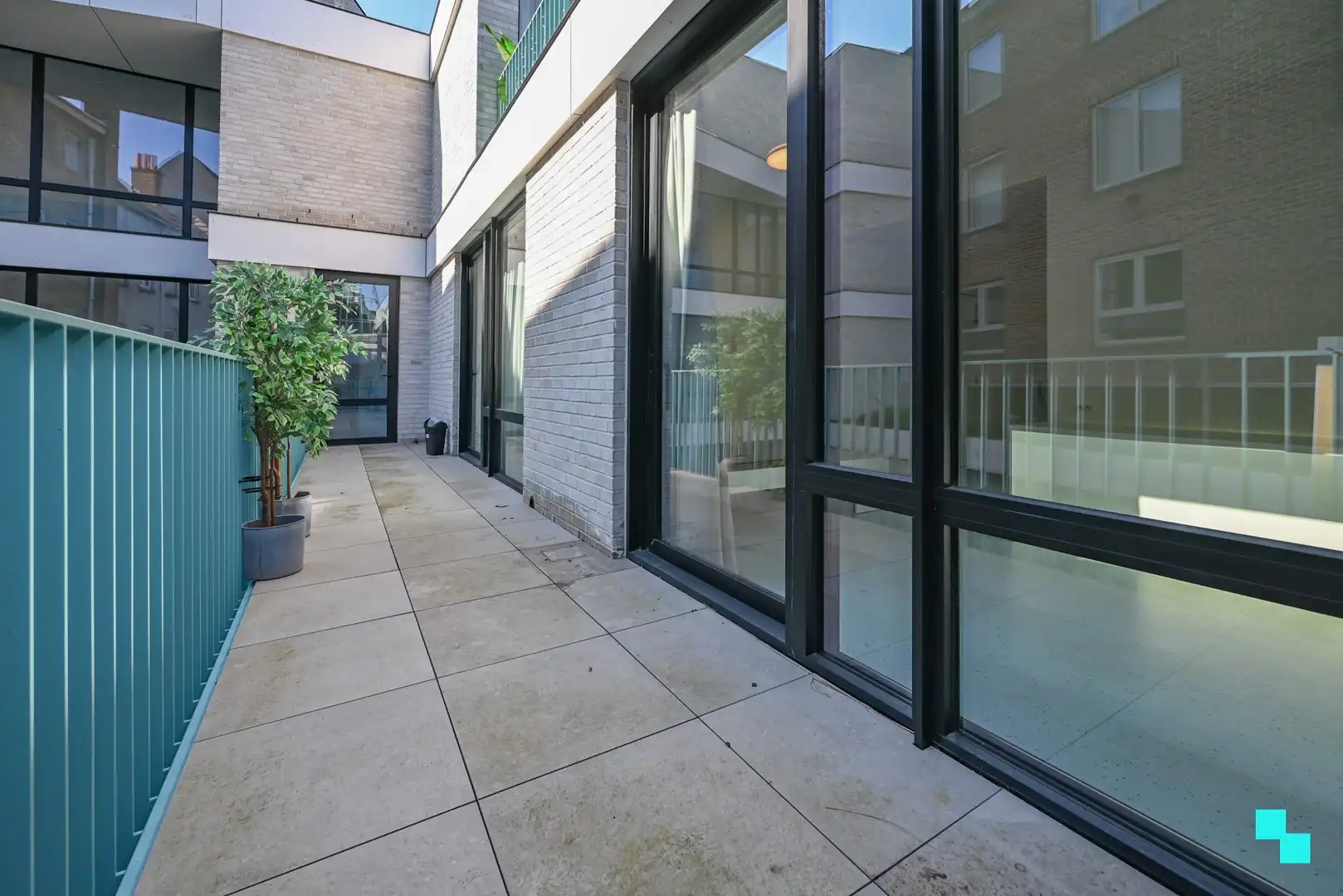 Studentenkamer met eigen badkamer en terras, centrum Kortrijk foto 11