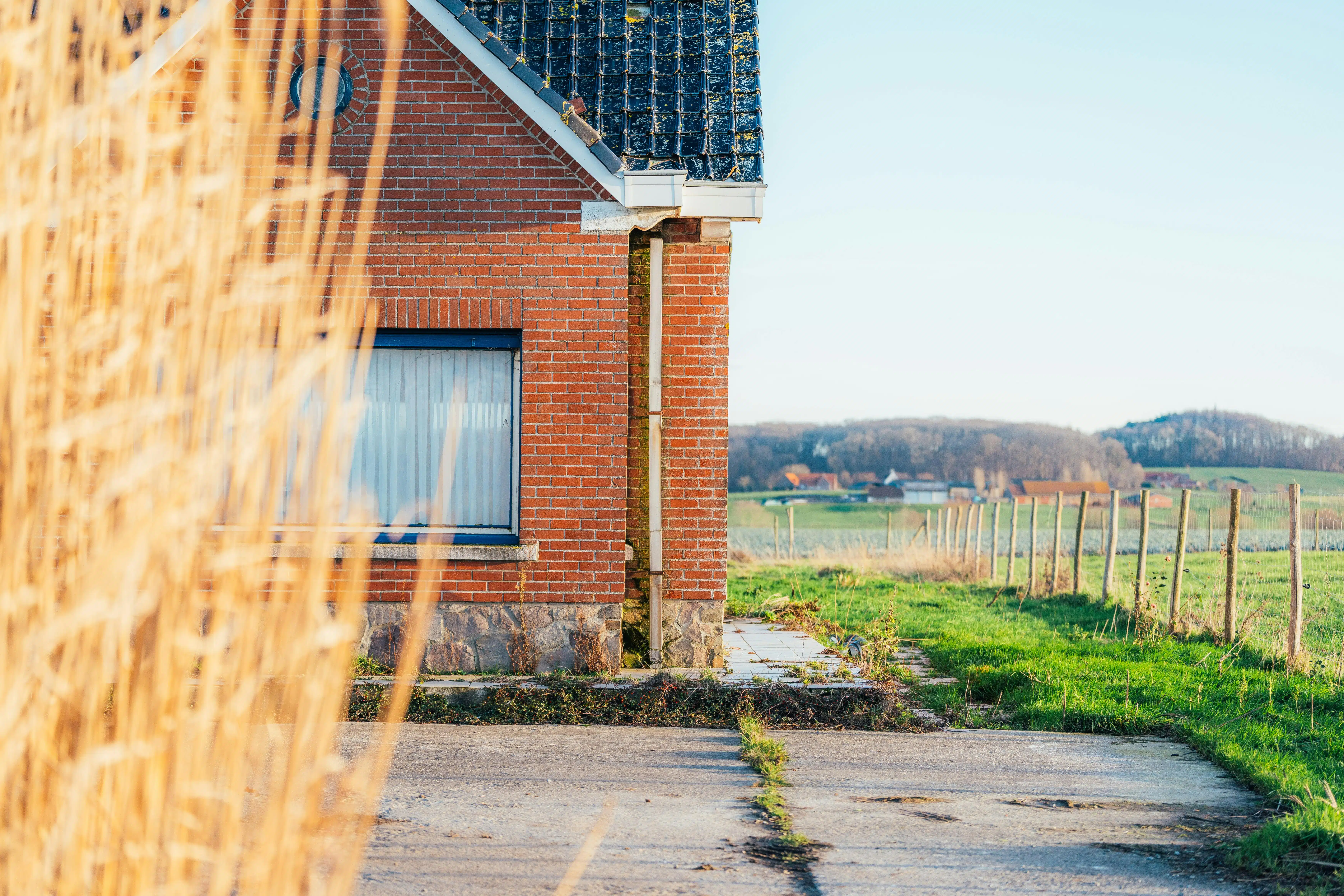 Authentiek te renoveren hoeve met uniek potentieel op bijna 3 hectare in Voormezele  foto 7