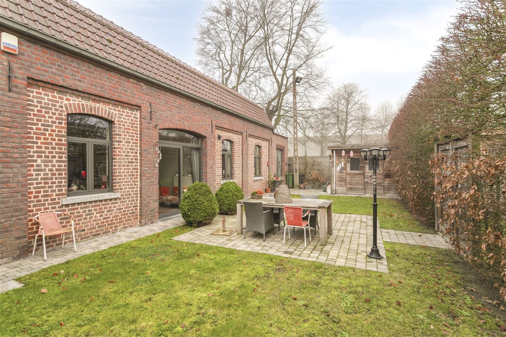 Commercieel gebouw met woonst foto 34