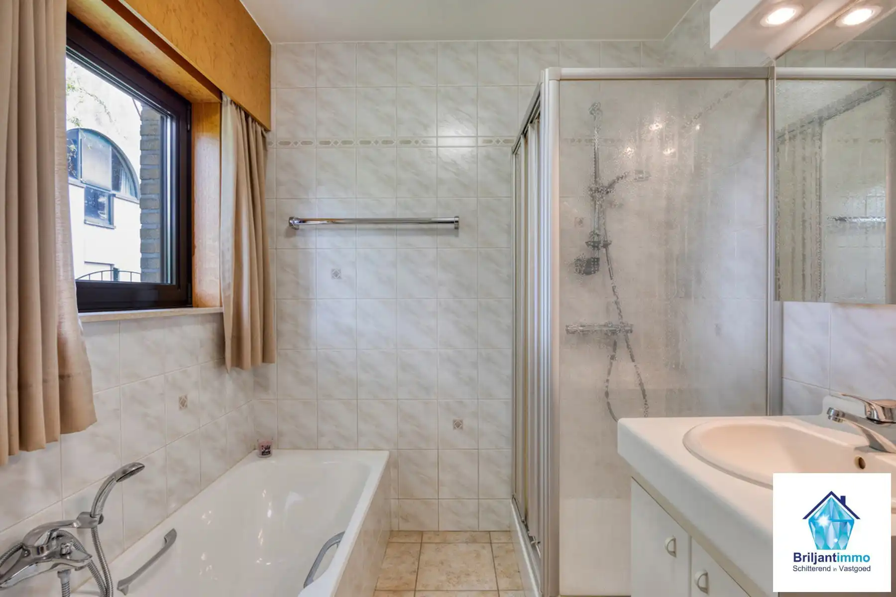 Gelijkvloers wonen met 3 slp, inpandige garage & toffe tuin foto 14