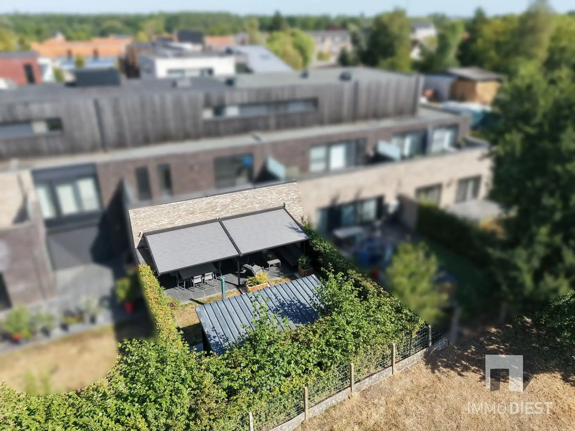 Ruim gelijkvloers appartement met open leefruimte en zonnige tuin foto 2