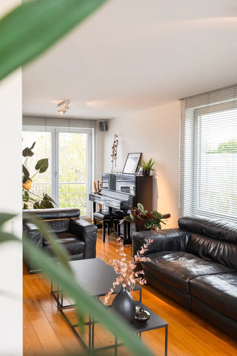 Ruime woning op centrale ligging met topafwerking foto 9