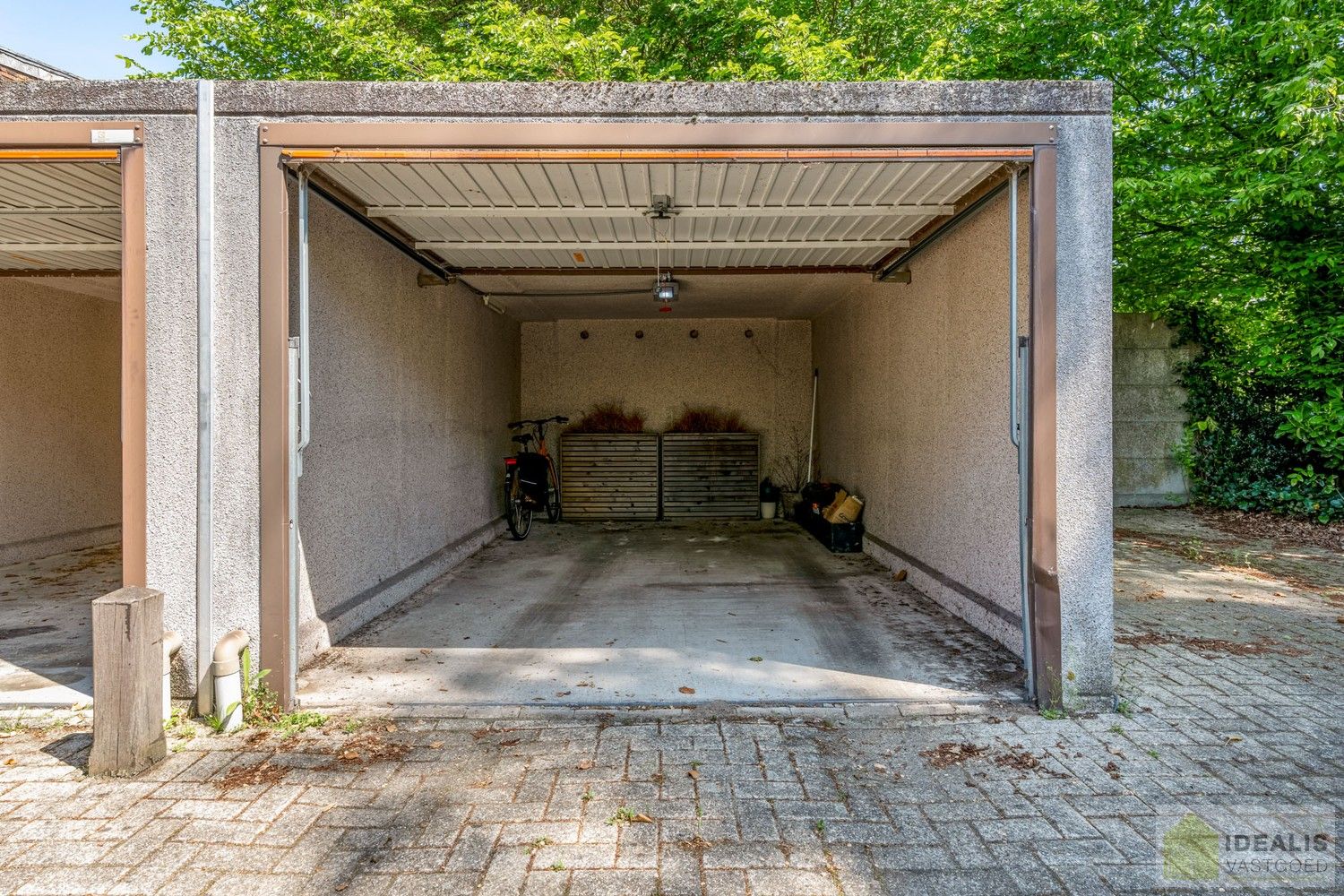 DEALIS VASTGOED – INSTAPKLAAR APPARTEMENT MET 2 SLAAPKAMERS, LICHTRIJKE LEEFRUIMTE, BADKAMER, GOED UITGERUSTE KEUKEN, GARAGEBOX EN AUTOSTAANPLAATS OP EEN UITERST GUNSTIGE LOCATIE AAN DE RAND VAN HET CENTRUM VAN PELT! foto 7