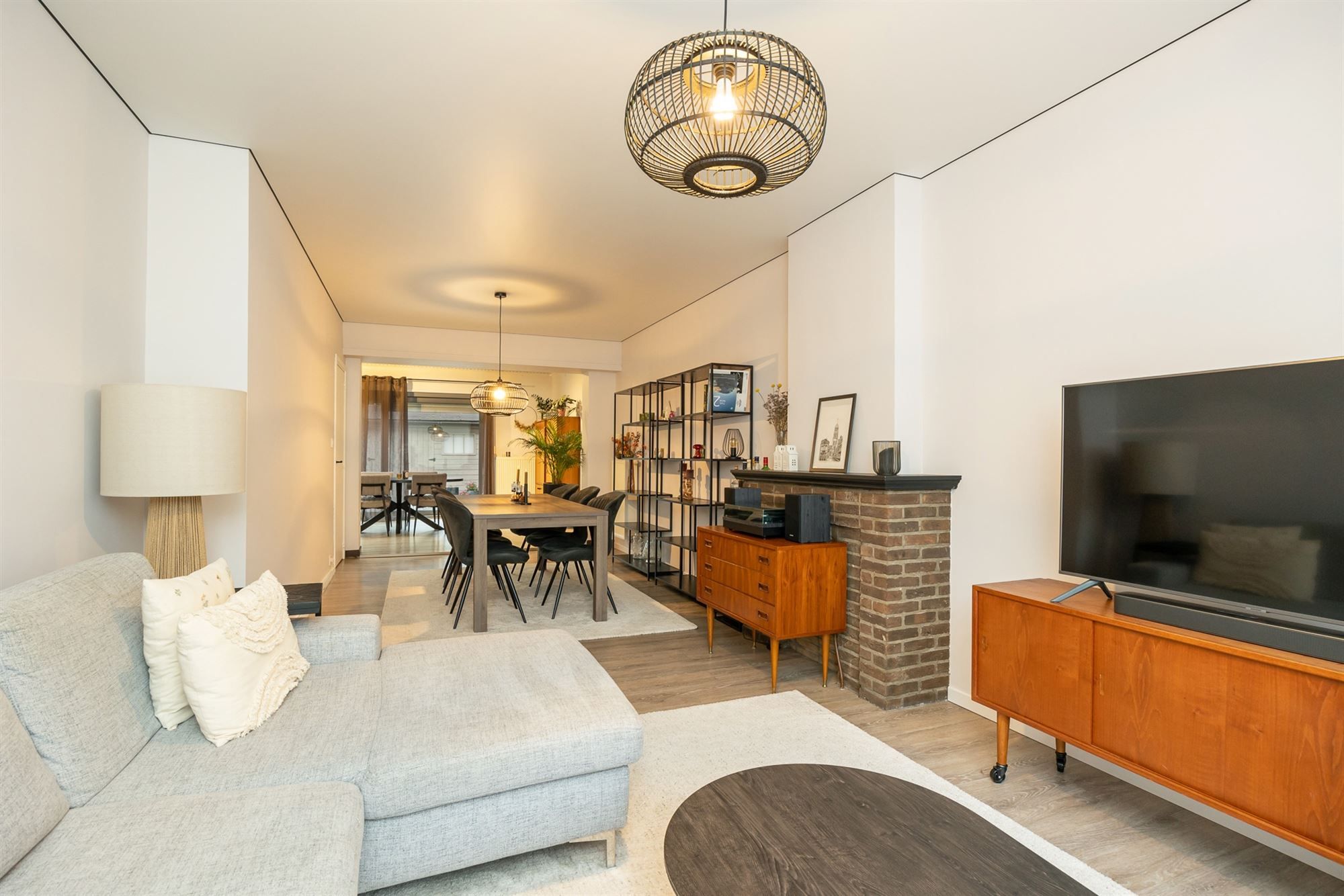 Ruime gezinswoning met drie slaapkamers en tuin foto 11