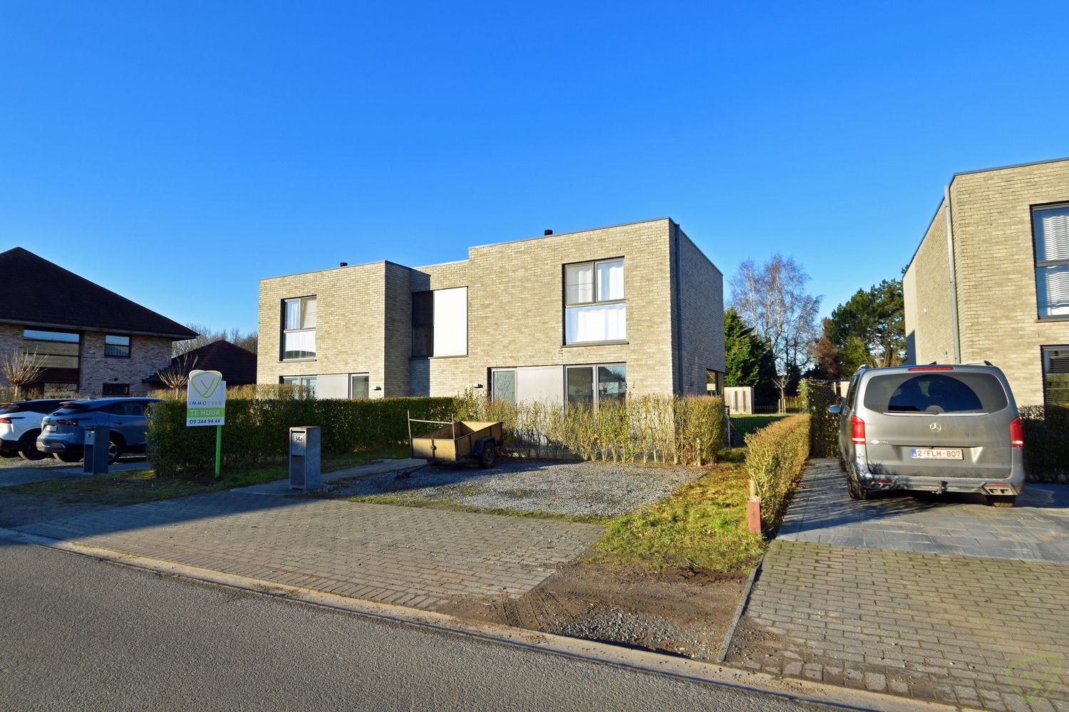 Ruime moderne woning met rustige ligging in Adegem! foto {{pictureIndex}}