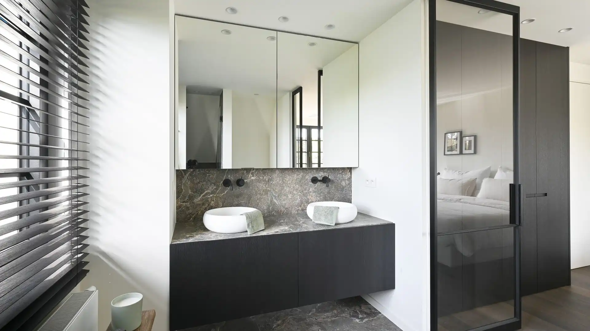 Alleenstaande villa uitzonderlijk rustig gelegen in een groene omgeving, aan de rand van het Zoute vlakbij de Kalfsmolen en de Graaf Jansdijk. foto 21